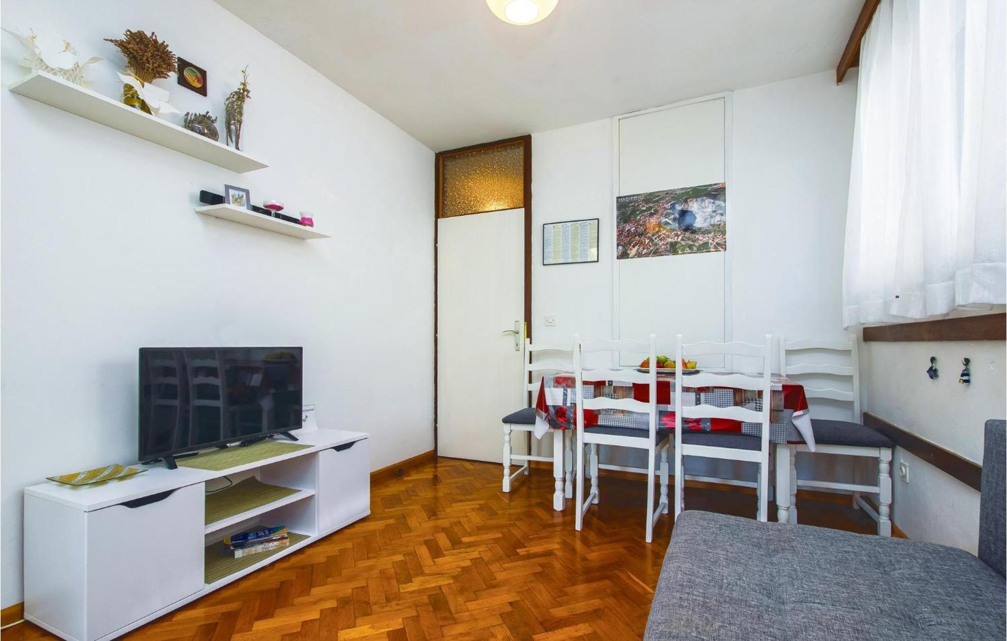 Beautiful In With Kitchen