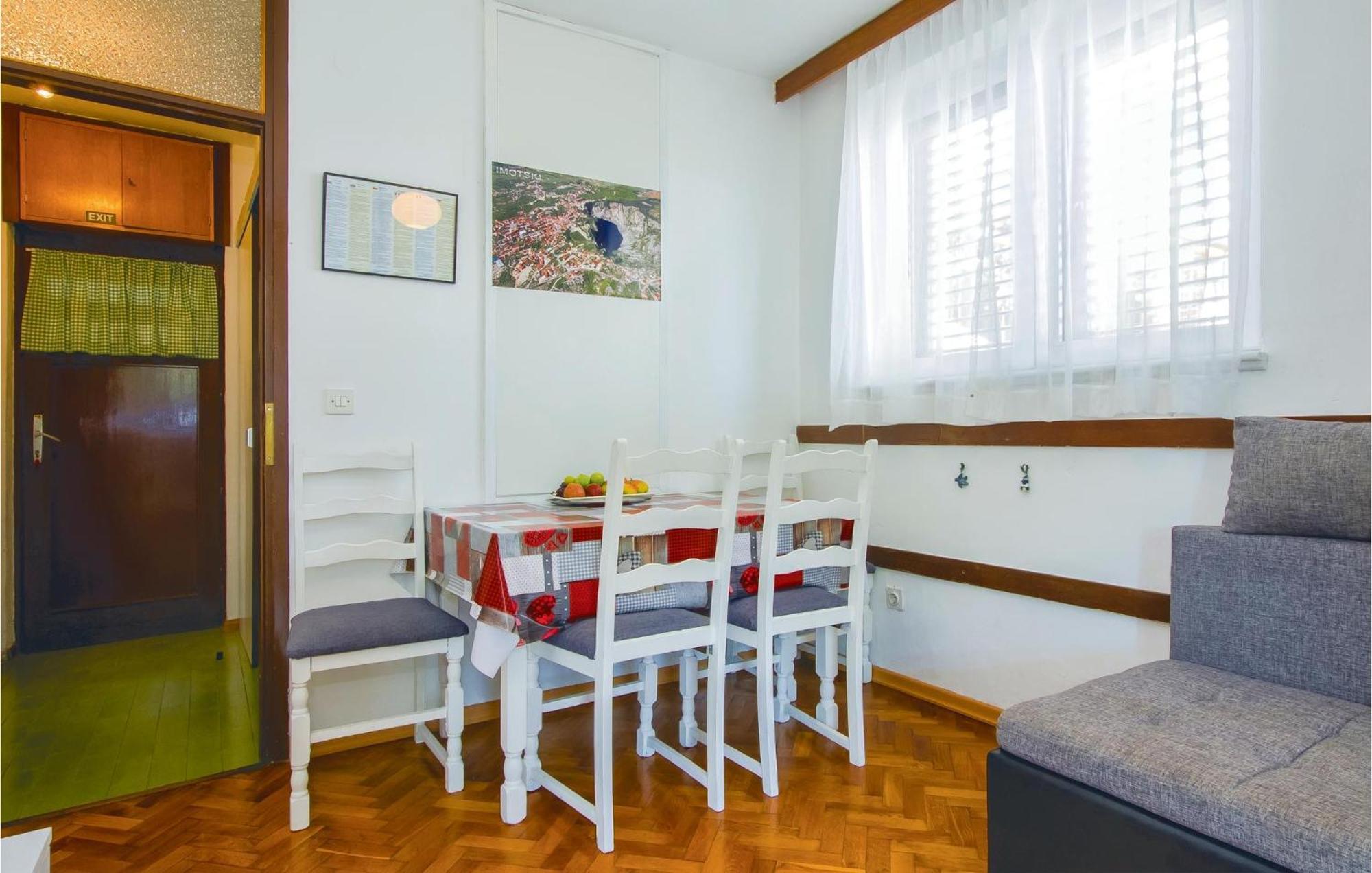 Beautiful In With Kitchen Apartment Split
