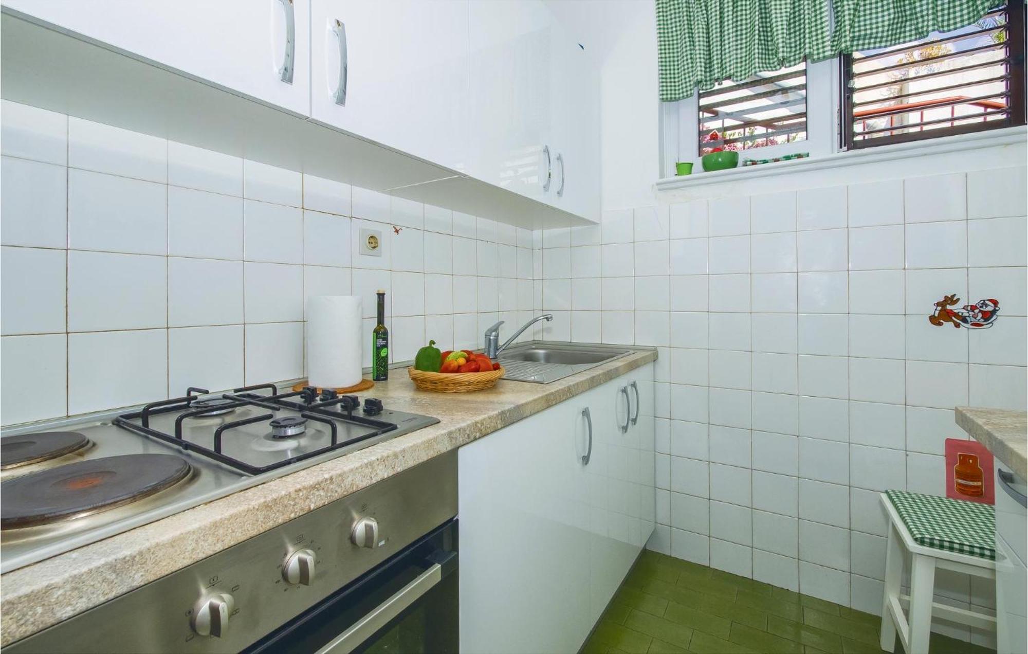 Apartment Beautiful In With Kitchen Split