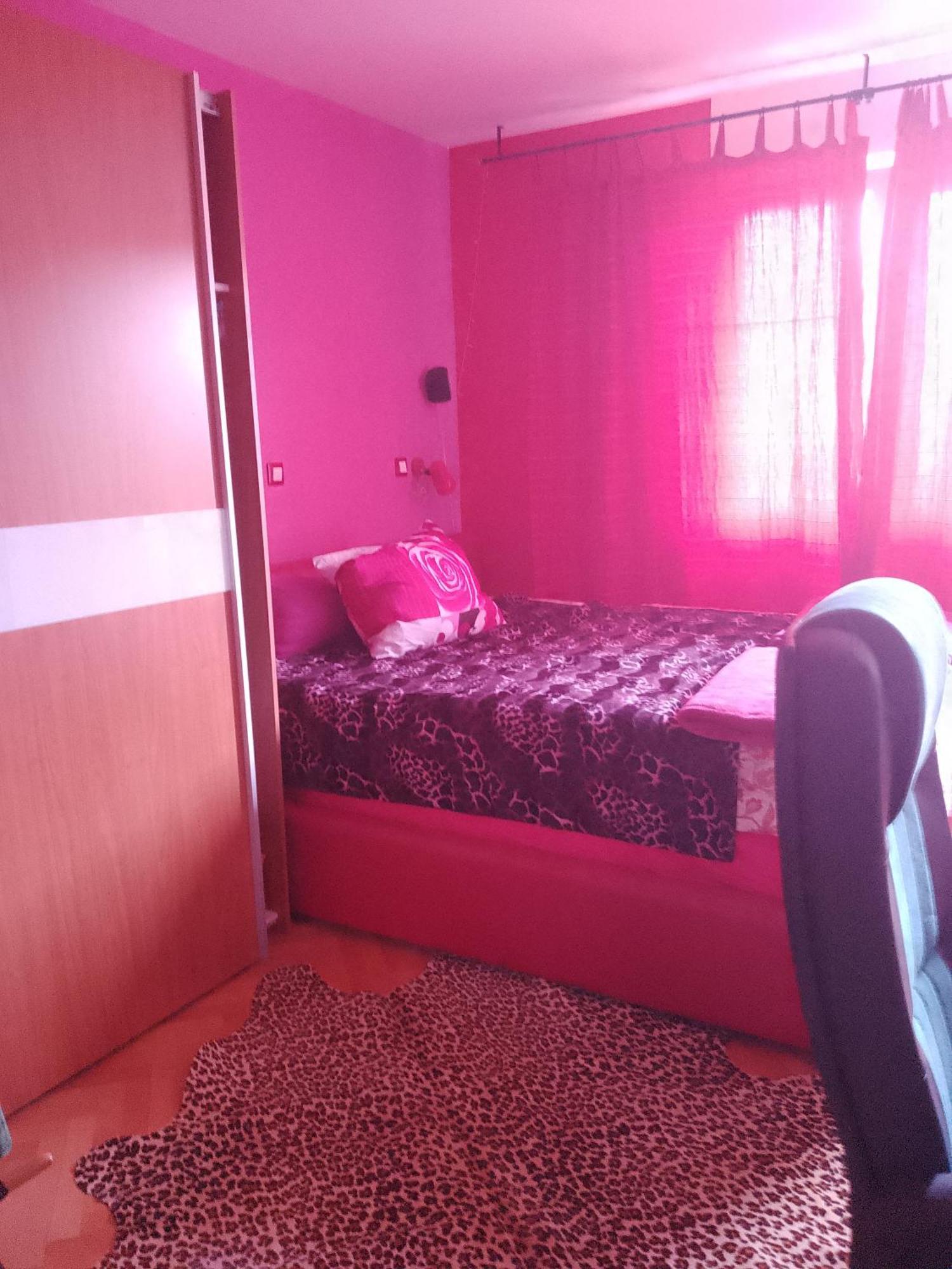 Pinky Life Apartment *