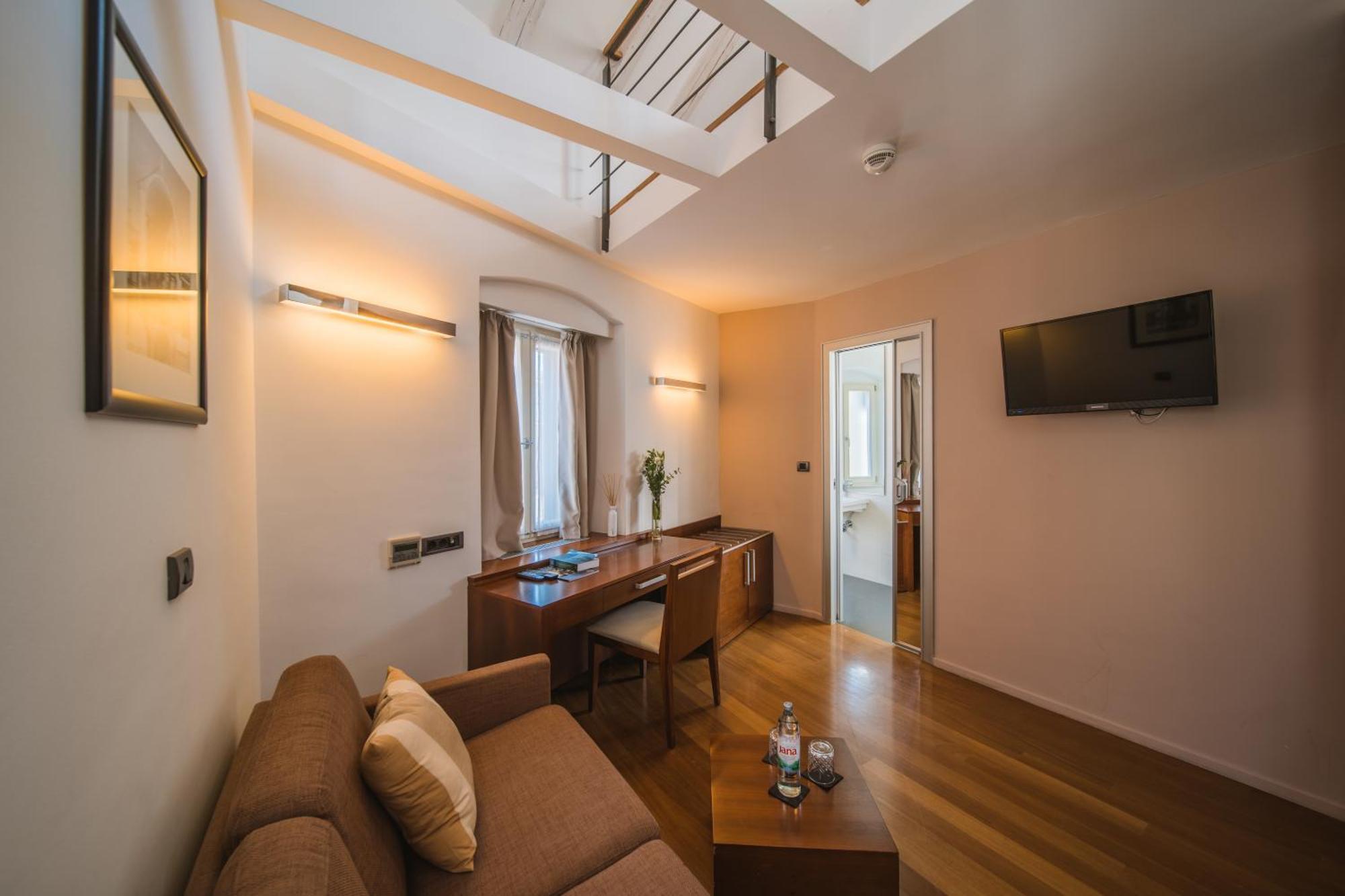Vestibul Palace & - Small Luxury Of The World 4*