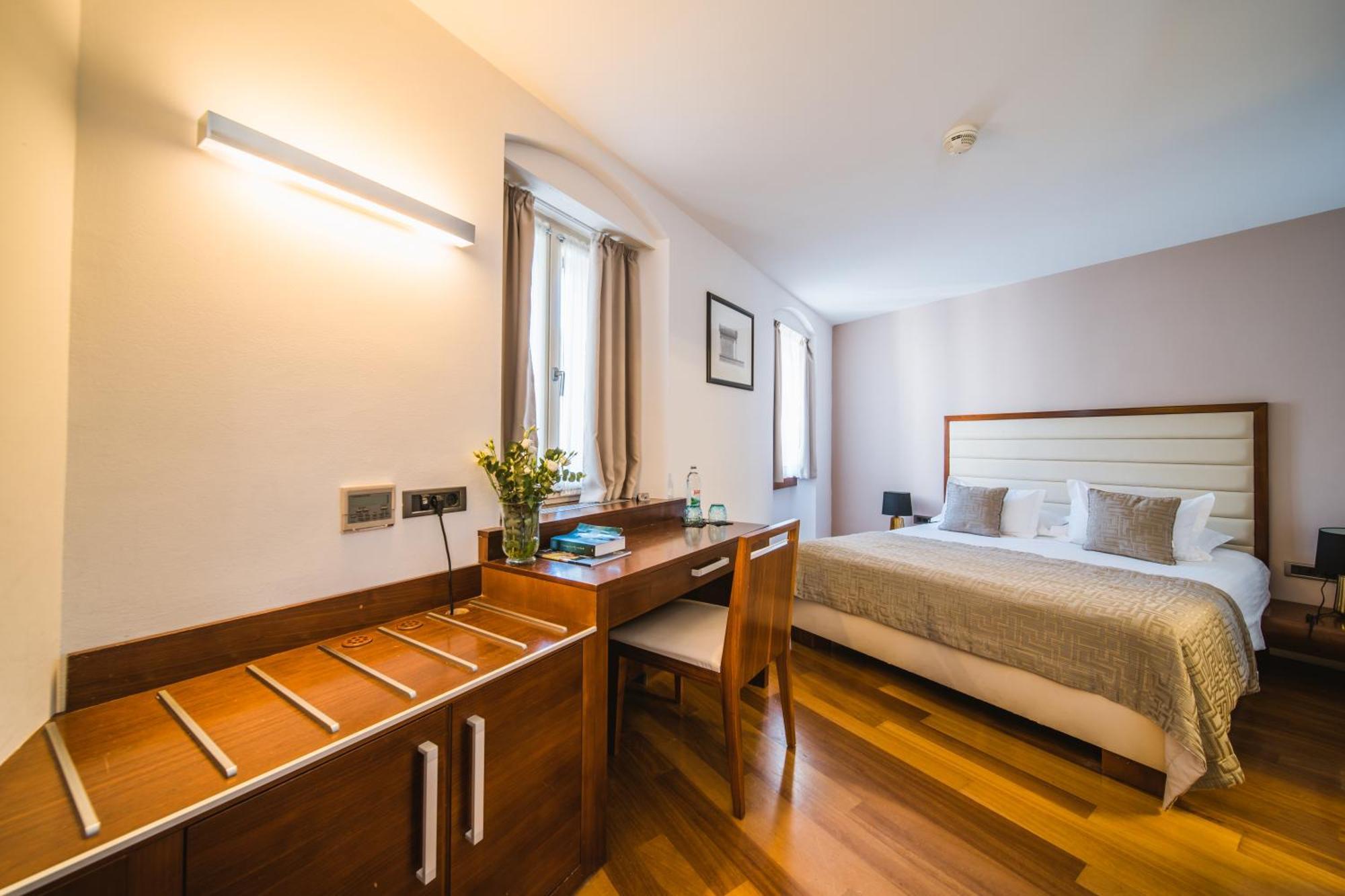 Vestibul Palace & - Small Luxury Of The World