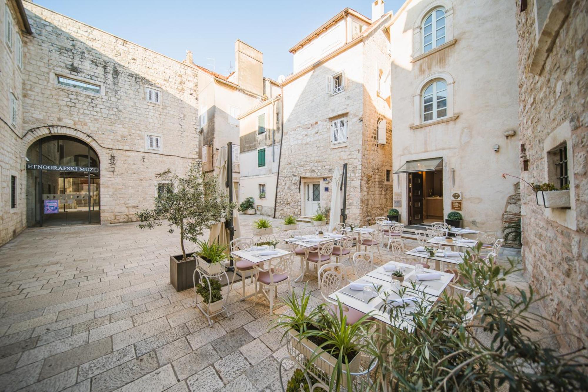 Hotel Vestibul Palace & - Small Luxury Of The World