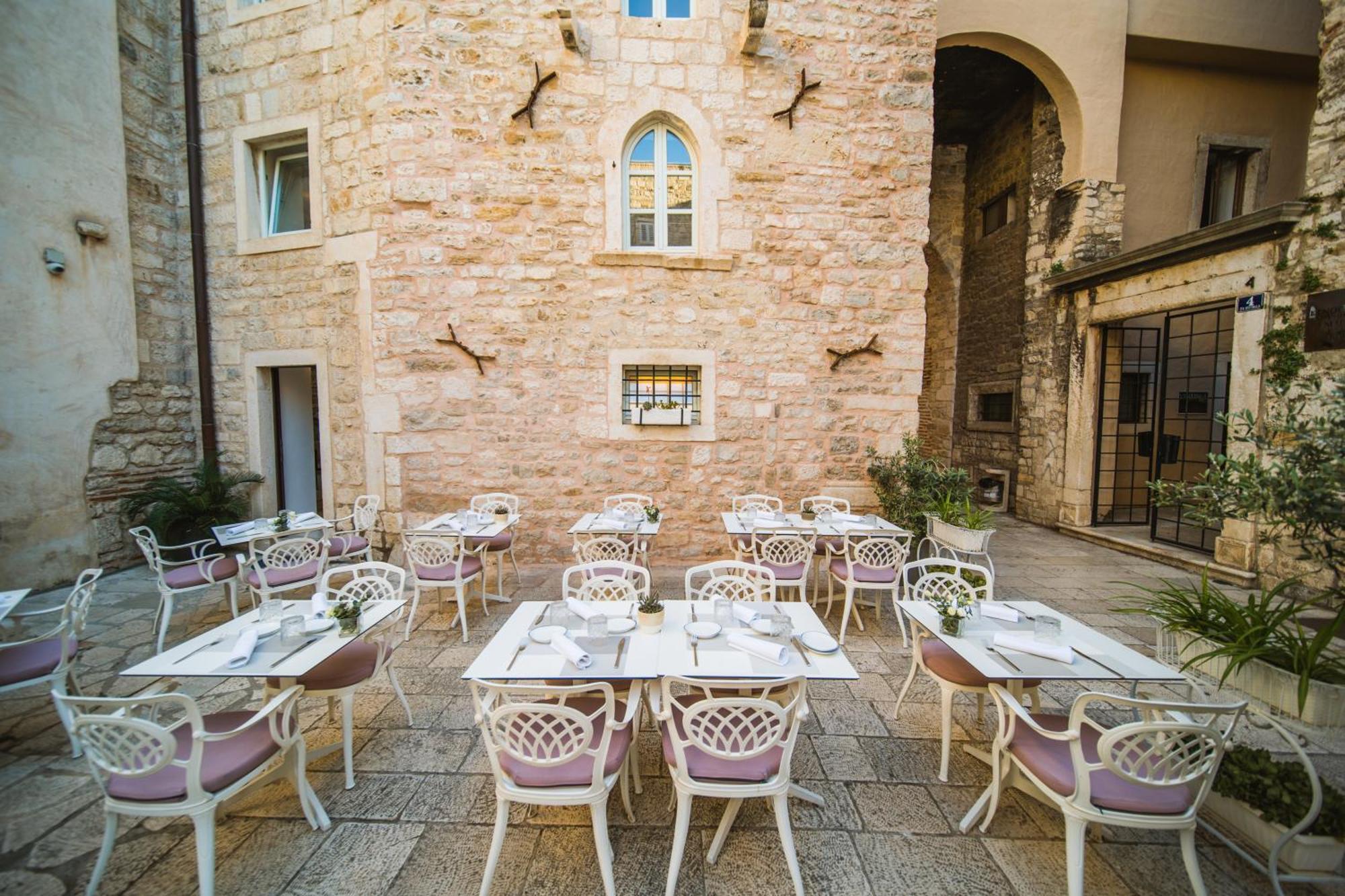 Vestibul Palace & - Small Luxury Of The World 4*