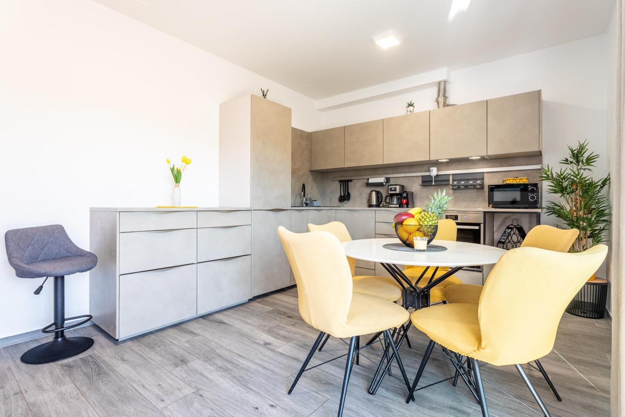 New Luxury 3-bedroom Penthouse With Huge Terrace Apartamento Split