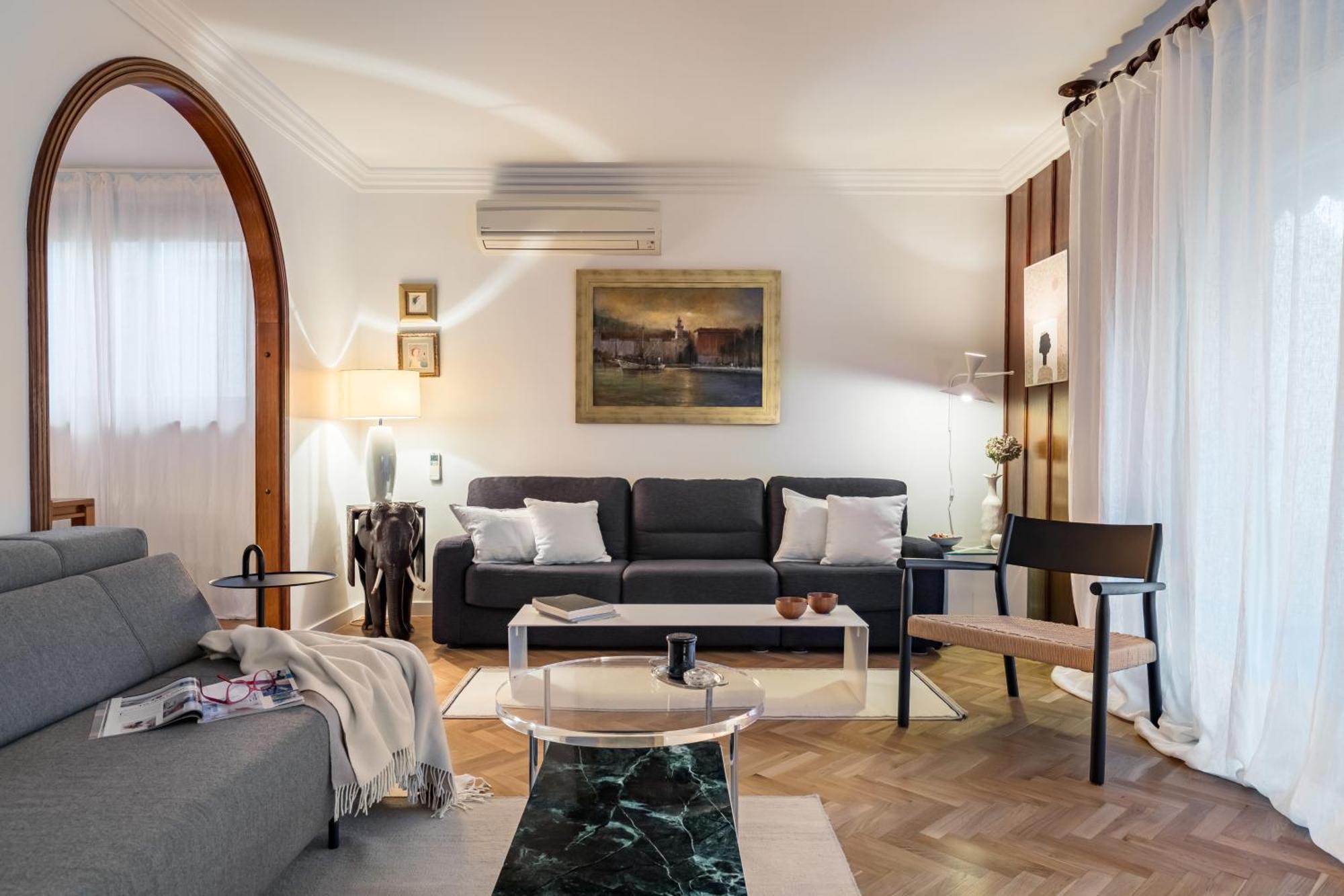 Mariuci With Lush Terrace And Private Garage * Split