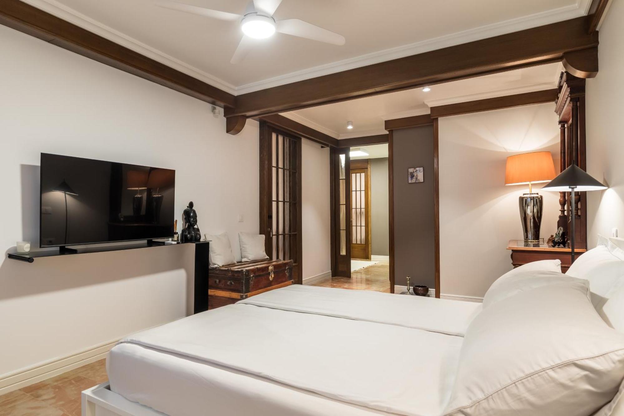Mariuci With Lush Terrace And Private Garage * Split