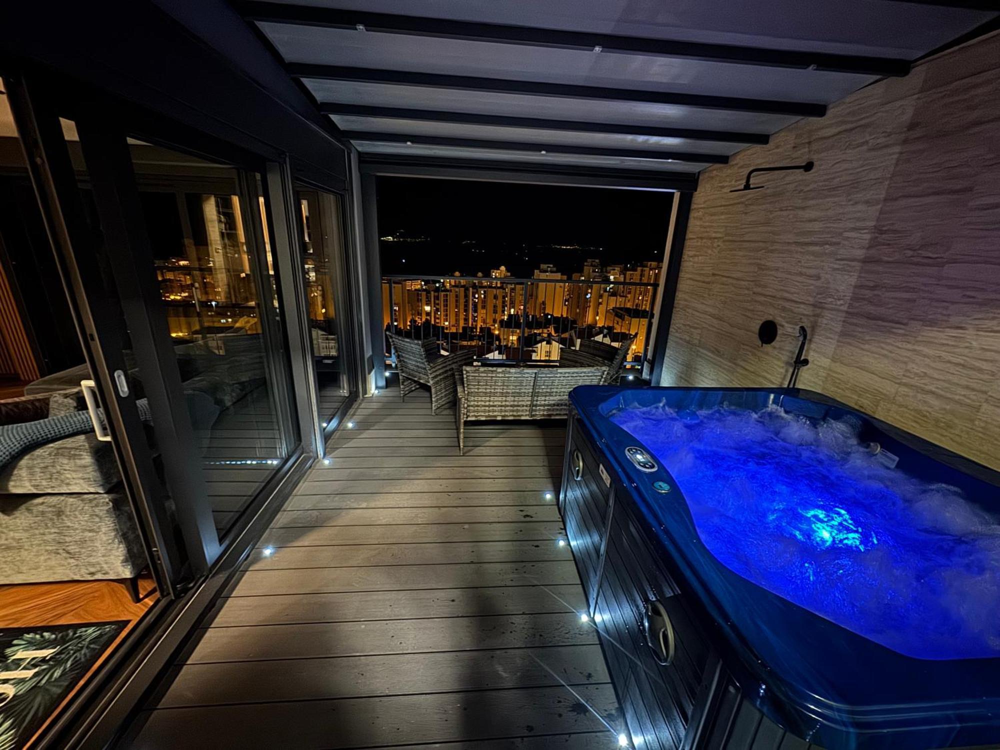 Magic View Luxury Penthouse With Jacuzzi And Sea View