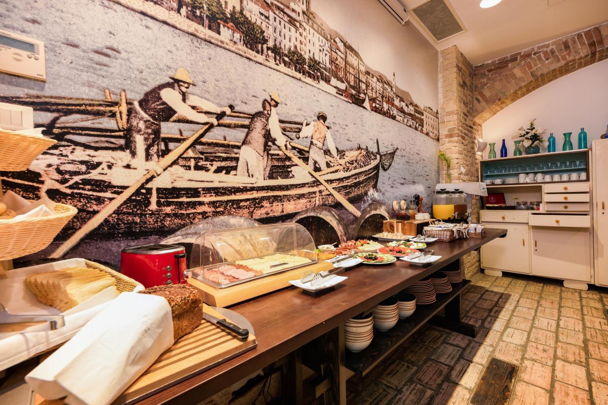 Hotel Heritage *