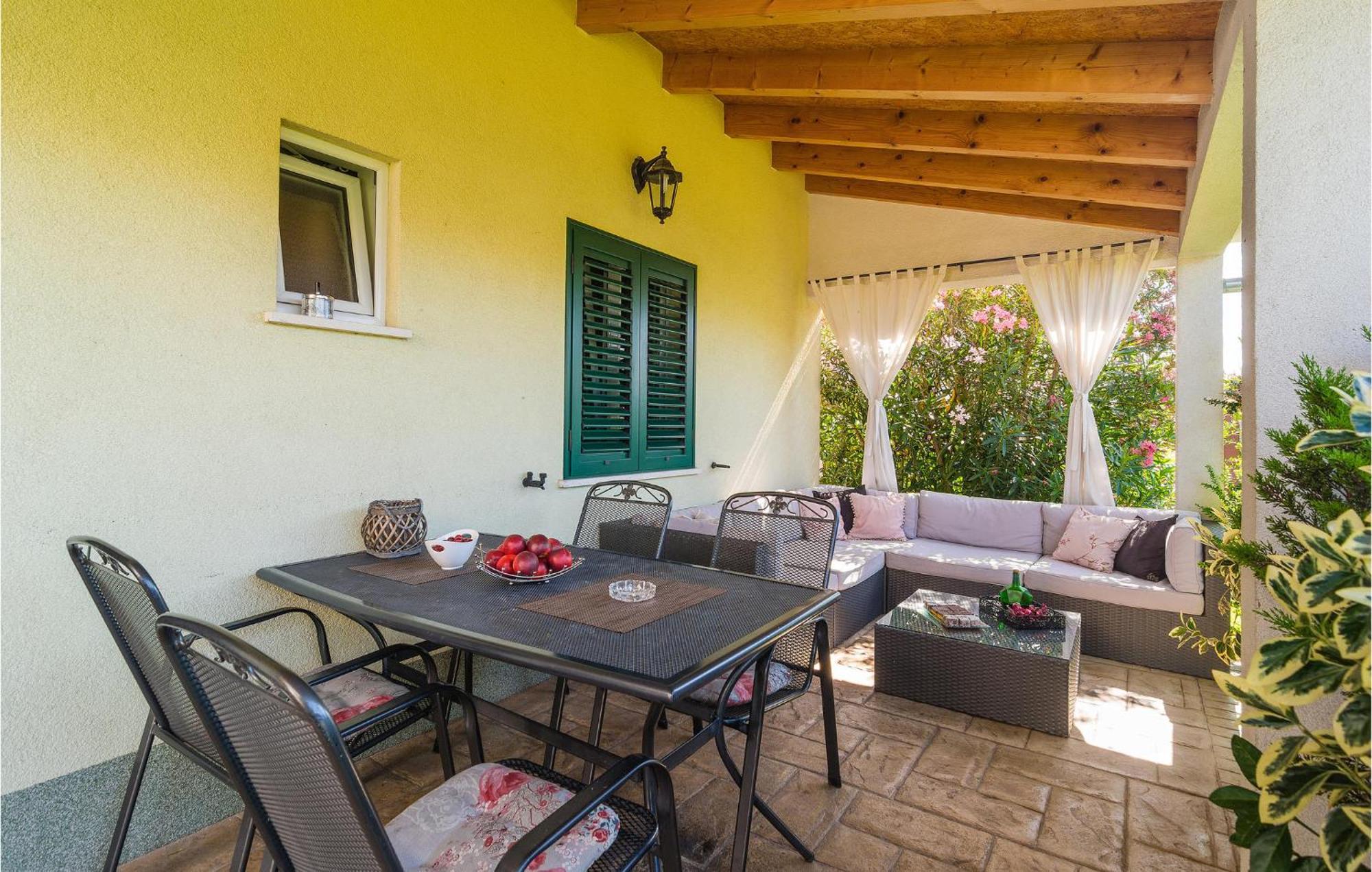 Holiday home Amazing In With Wifi Split