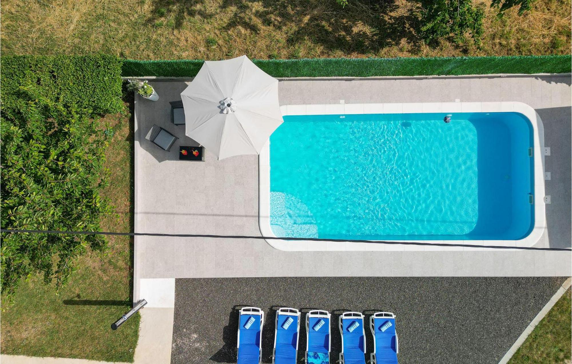 Lovely In Dugopolje With Wifi Holiday home