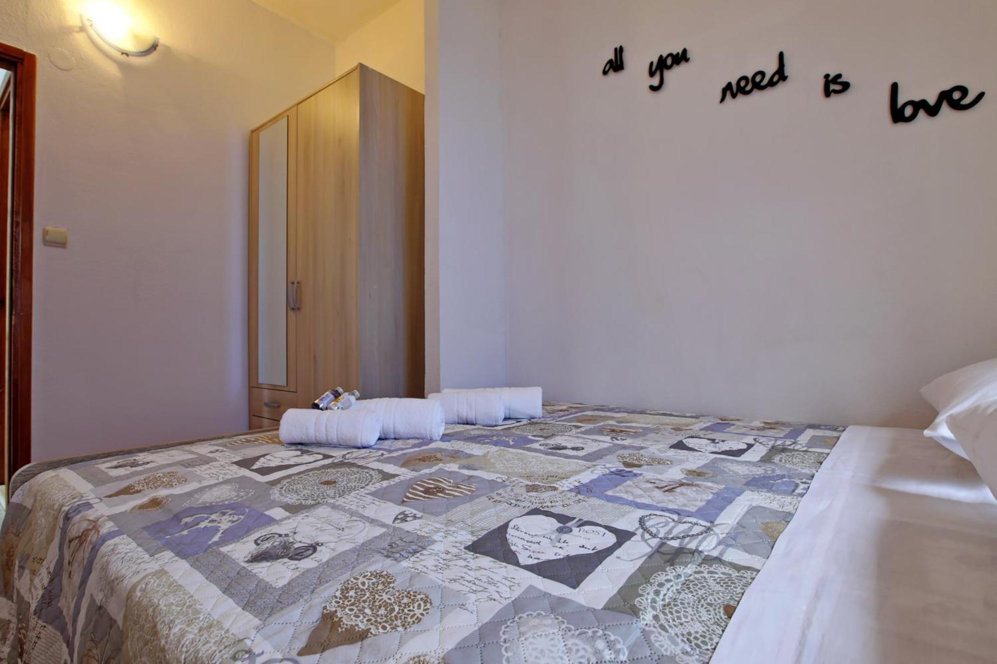 Apartino *
