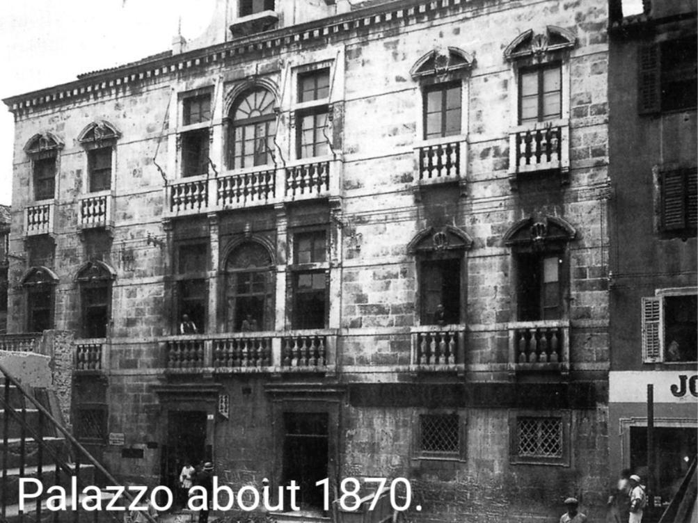 Luxury Palazzo Dei Conti - Aparthotel