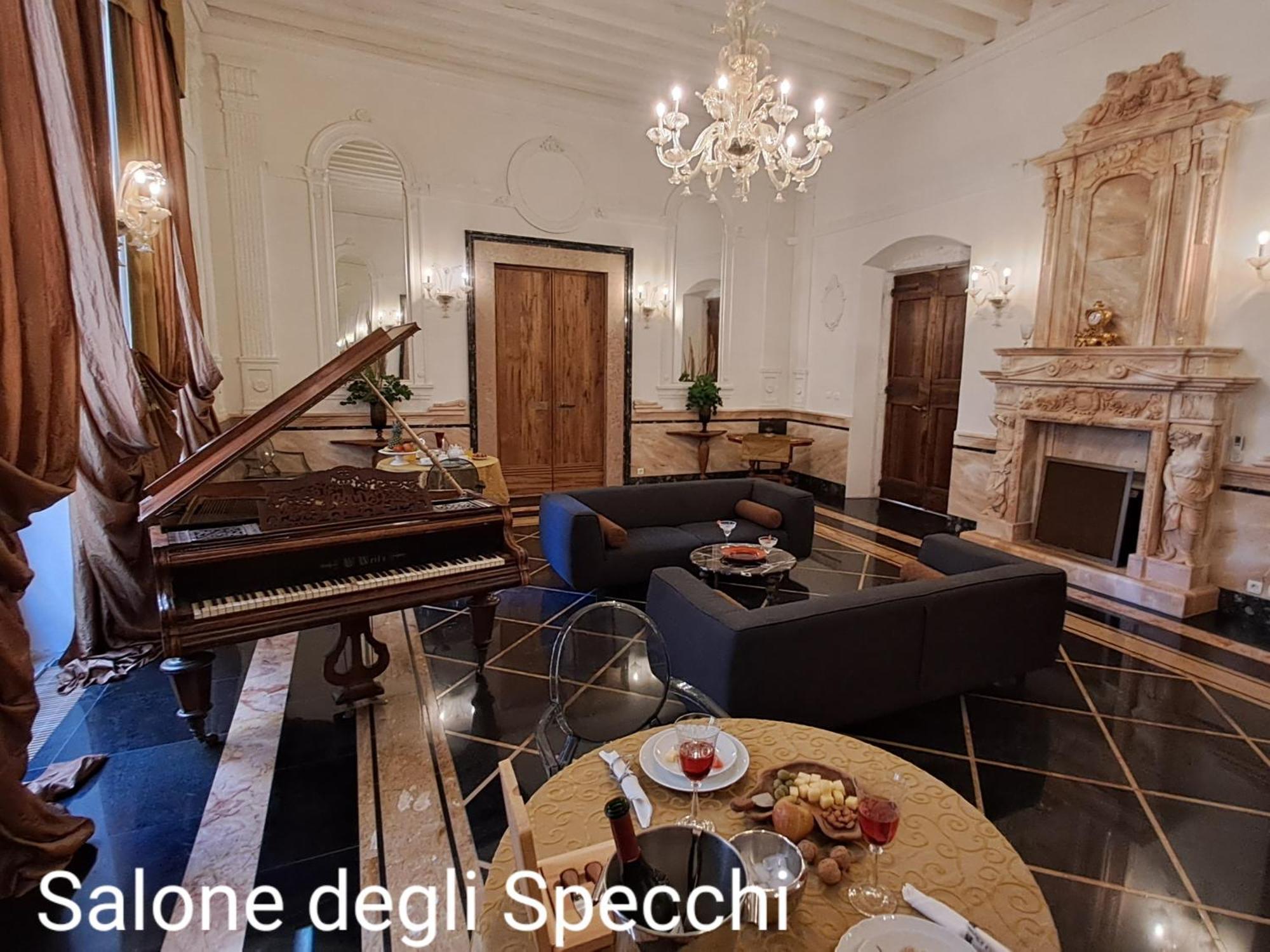 Luxury Palazzo Dei Conti - Aparthotel