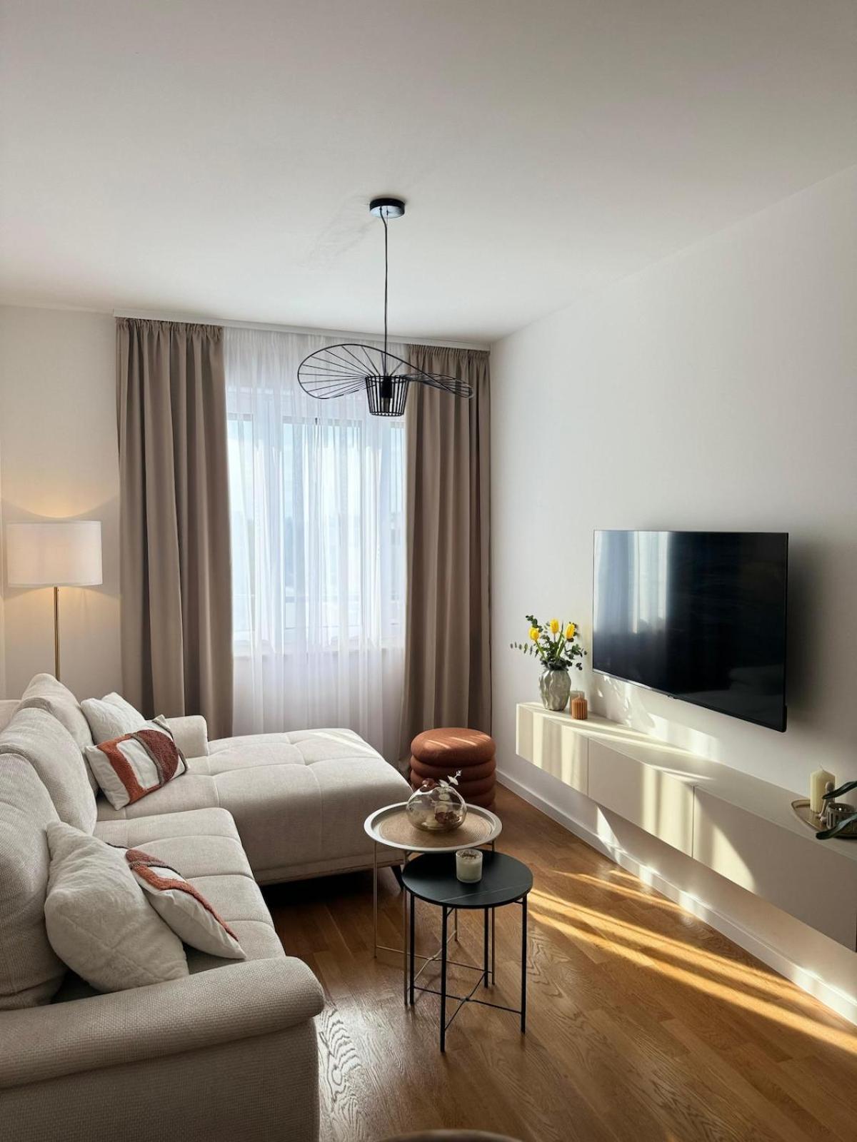 Alegria - Free Garage Parking Apartment *