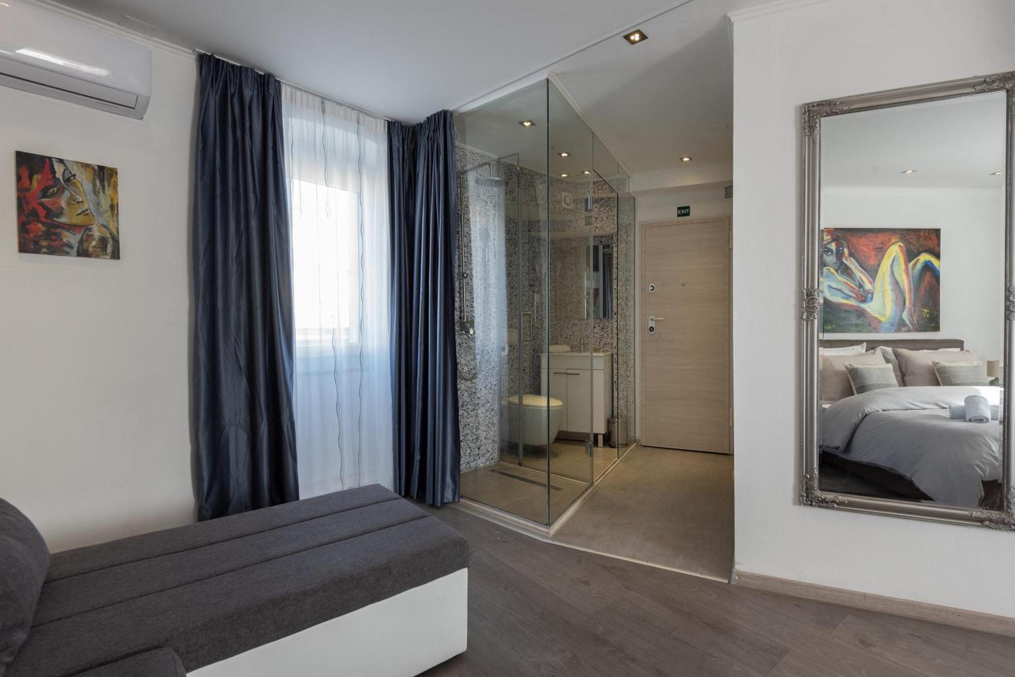Rokos Superior Downtown - Comfortable With Private Bathrooms - Perfect Location For Exploring Diocletian's Palace And The Gastronomy Of Within Walking Distance Split