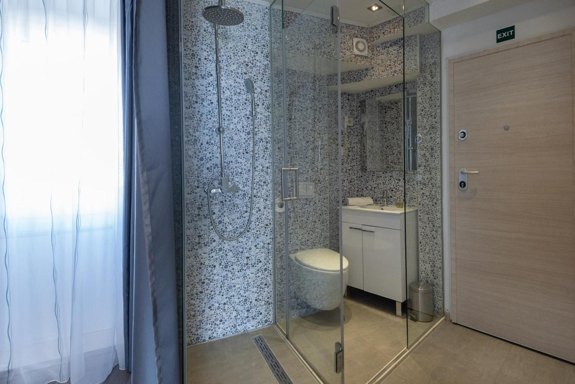 Rokos Superior Downtown - Comfortable With Private Bathrooms - Perfect Location For Exploring Diocletian's Palace And The Gastronomy Of Within Walking Distance
