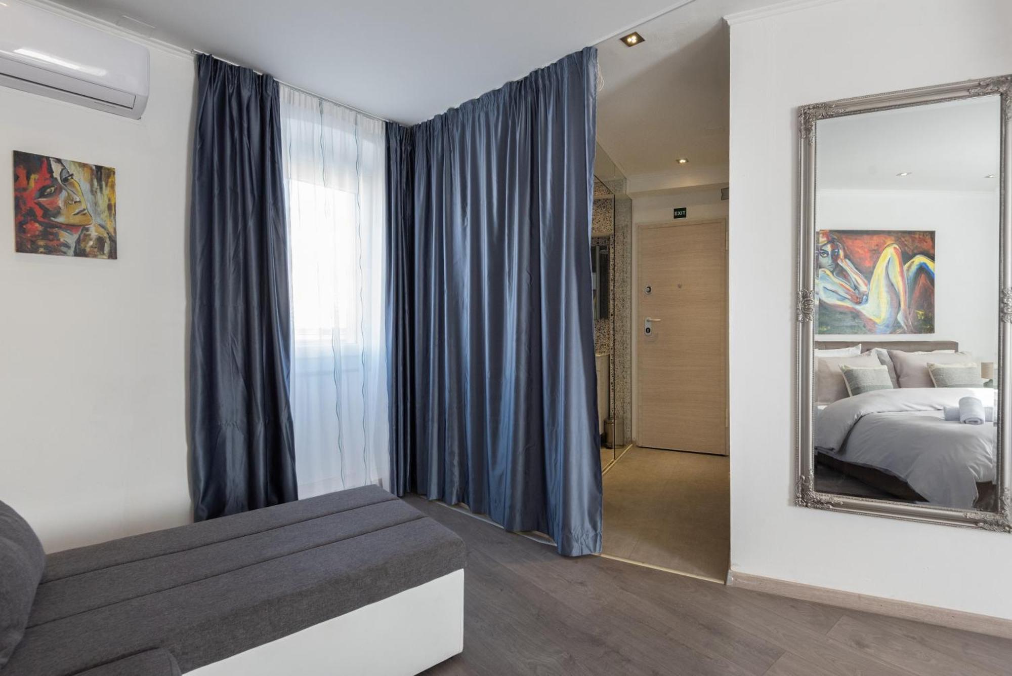 Rokos Superior Downtown - Comfortable With Private Bathrooms - Perfect Location For Exploring Diocletian's Palace And The Gastronomy Of Within Walking Distance Split