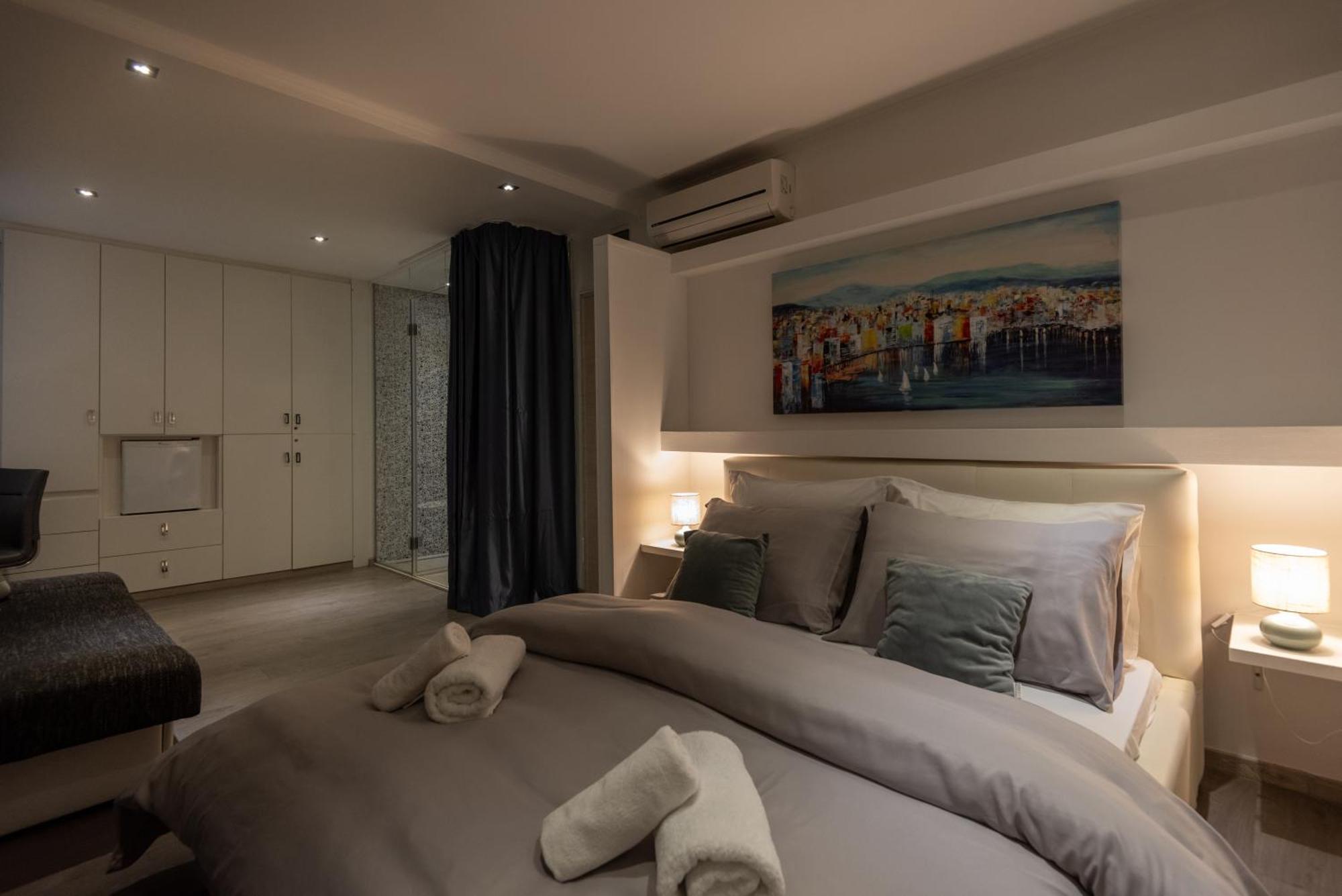 Guest house Rokos Superior Downtown - Comfortable With Private Bathrooms - Perfect Location For Exploring Diocletian's Palace And The Gastronomy Of Within Walking Distance *