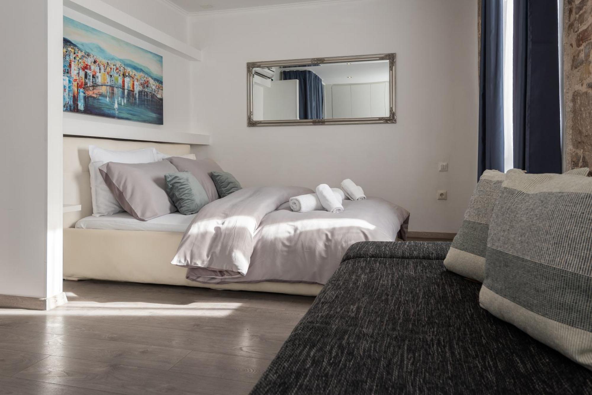 Guest house Rokos Superior Downtown - Comfortable With Private Bathrooms - Perfect Location For Exploring Diocletian's Palace And The Gastronomy Of Within Walking Distance *
