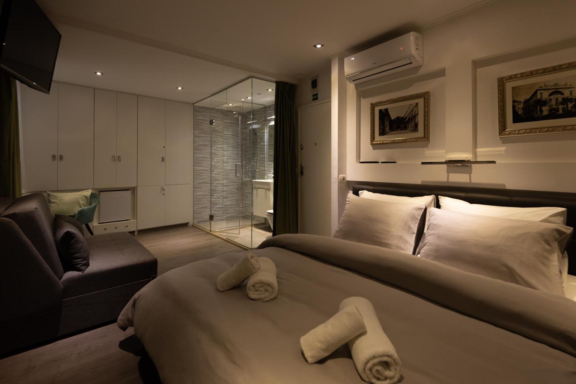 Rokos Superior Downtown - Comfortable With Private Bathrooms - Perfect Location For Exploring Diocletian's Palace And The Gastronomy Of Within Walking Distance Split