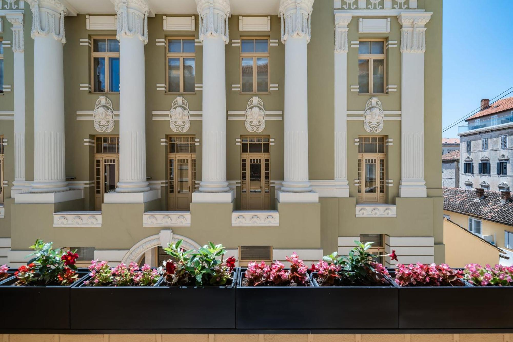Monamel Luxury 4*