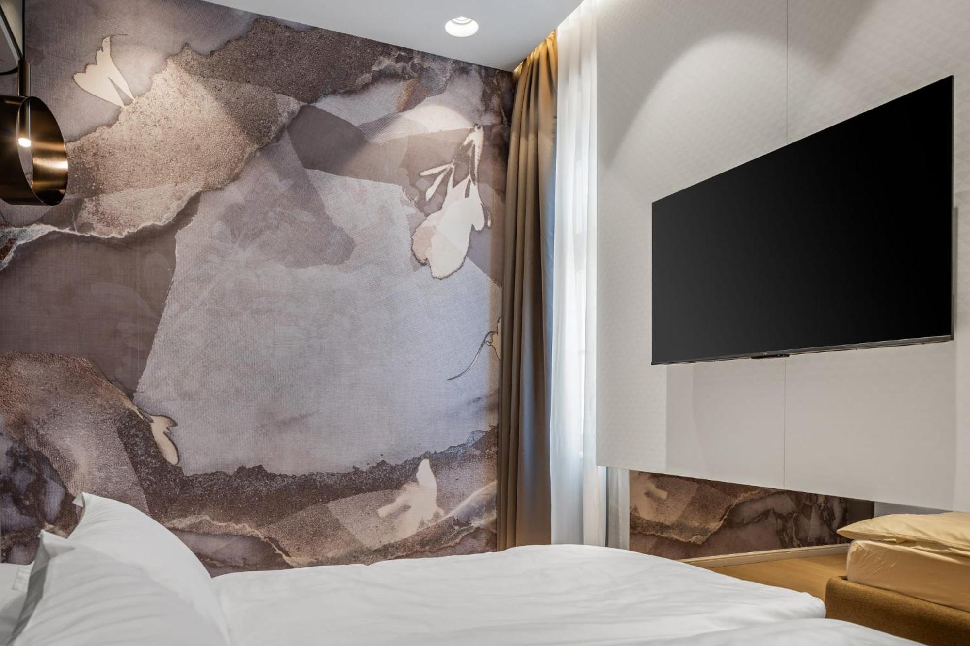 Monamel Luxury Split