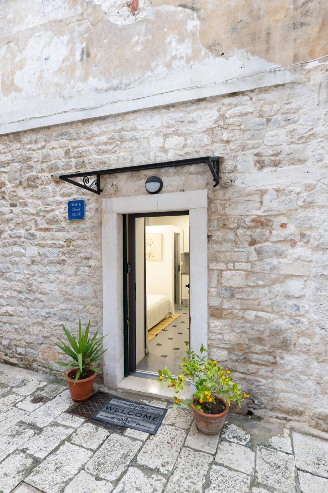 Apartment Lena's In Palace Split