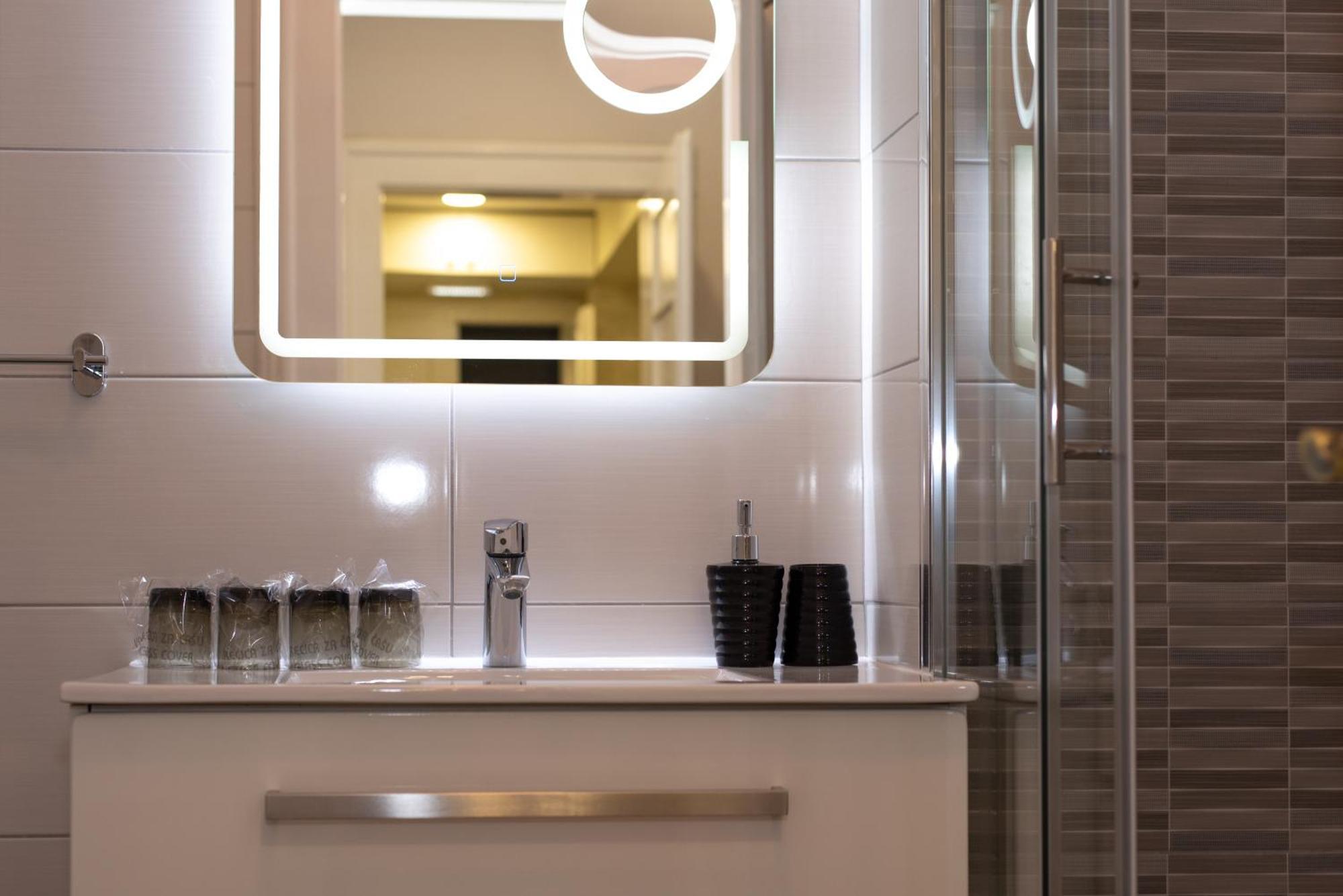 Capital Luxury Guest house *