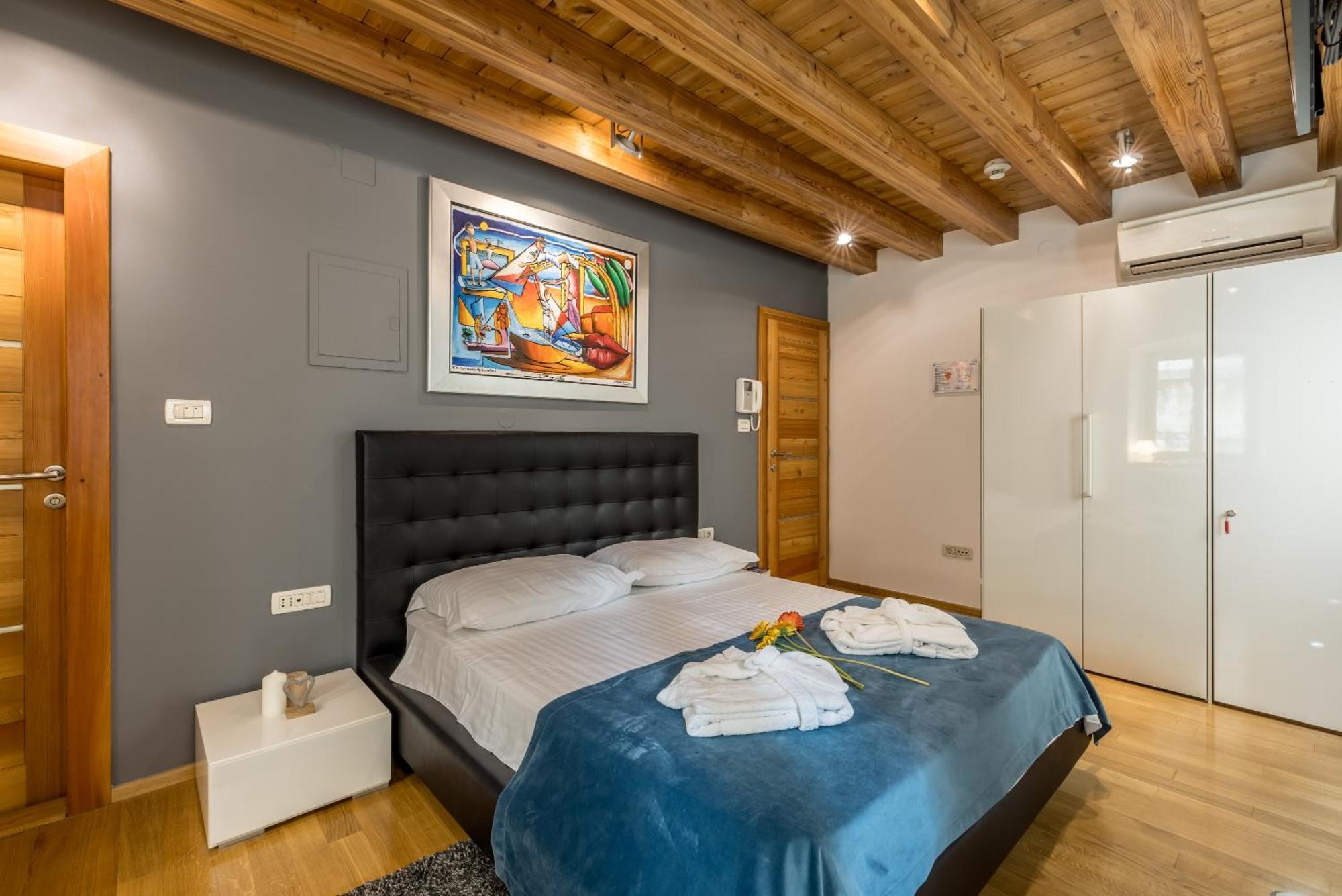 Guest house Marta - Stone House In The Center -