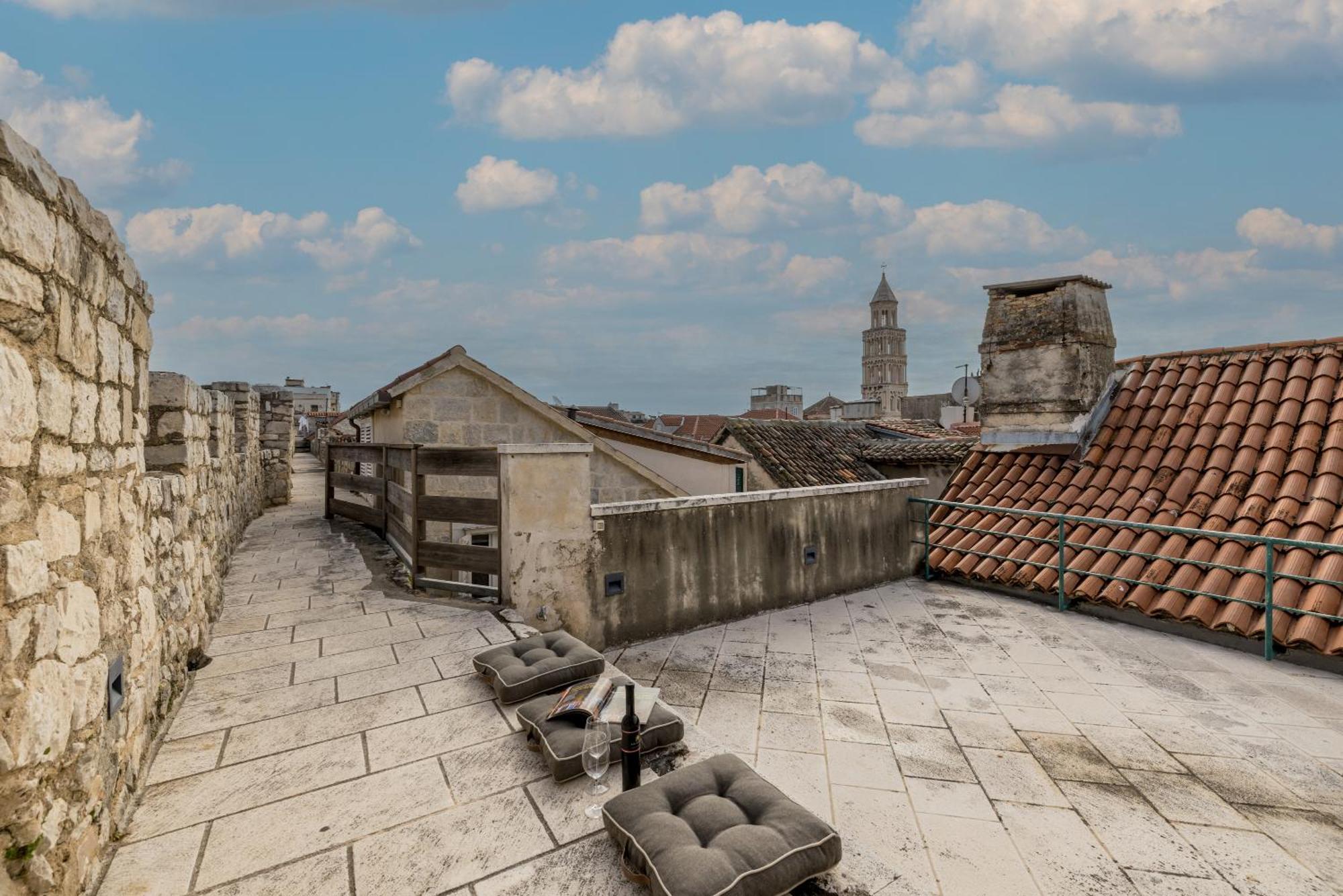 Marta - Stone House In The Center - 4*