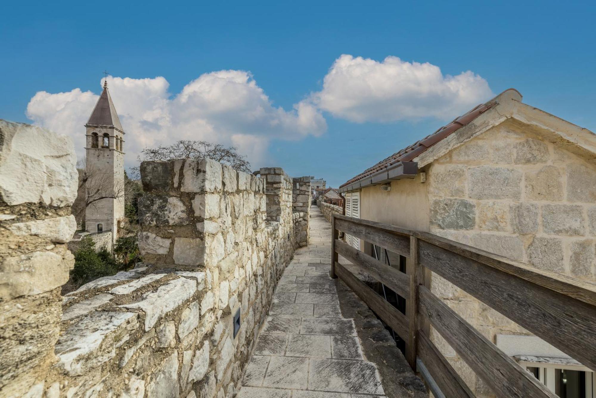 Guest house Marta - Stone House In The Center -