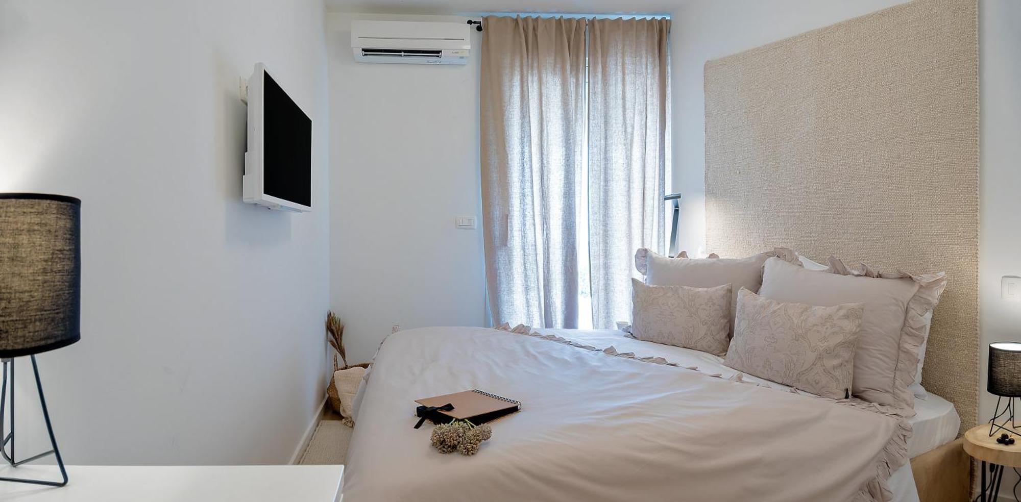 The Pleasurist - With Private Heated Pool And Terrace Apartment *