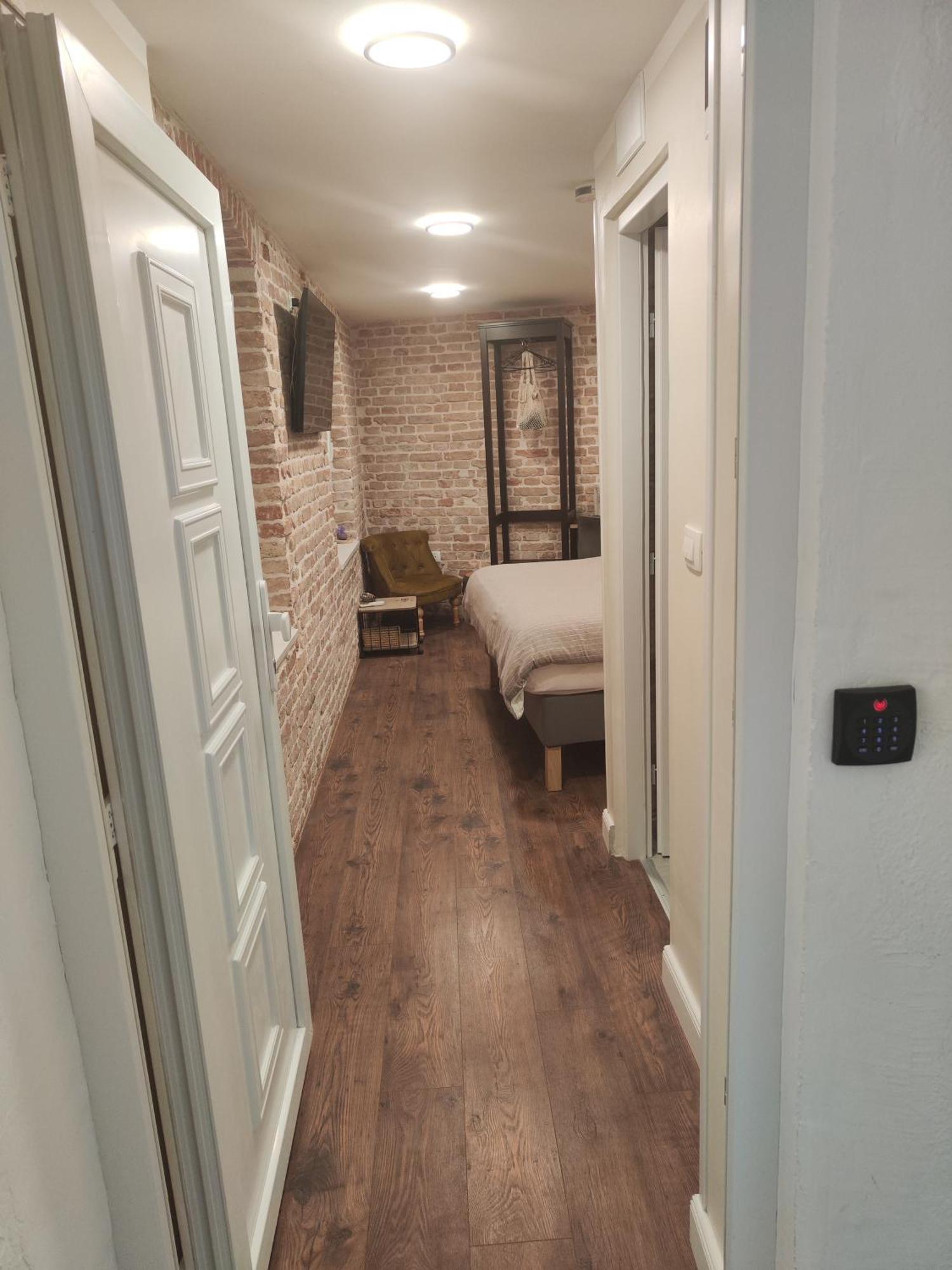 Luxury And Authentic Studio In Split Old Town Gostinjska kuća Split