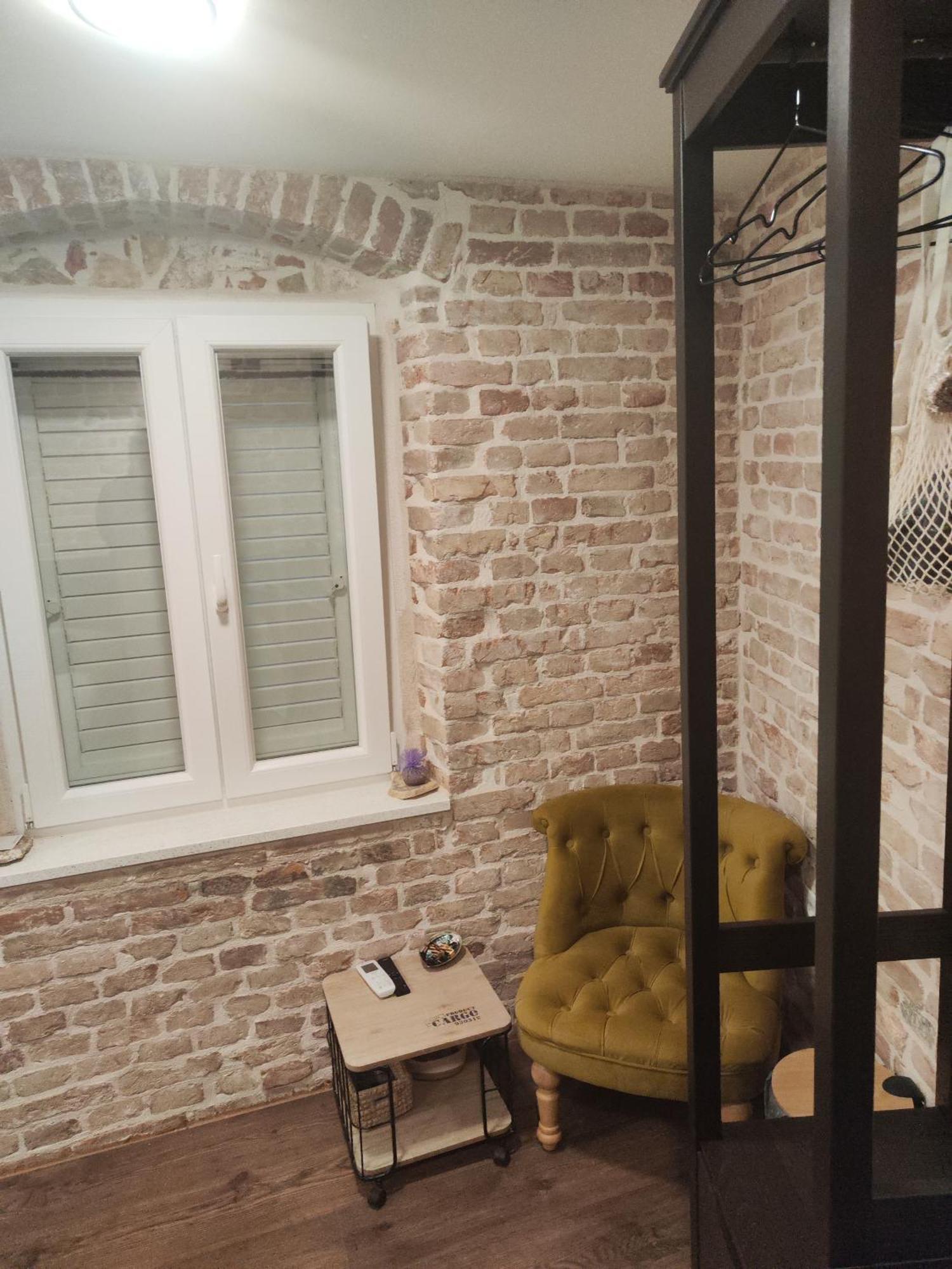 Luxury And Authentic Studio In Split Old Town Gostinjska kuća 3*