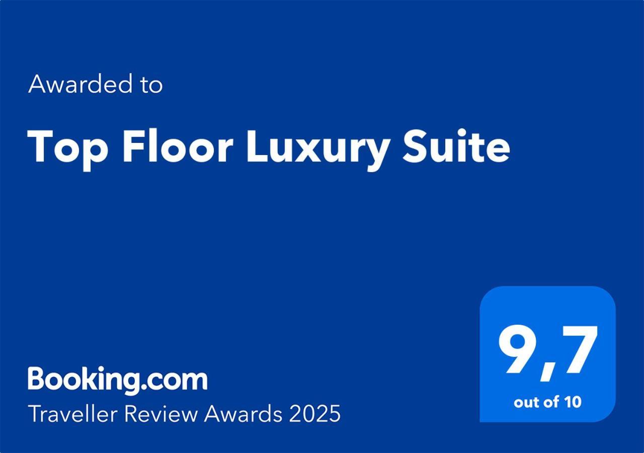 Floor Luxury Apartment *