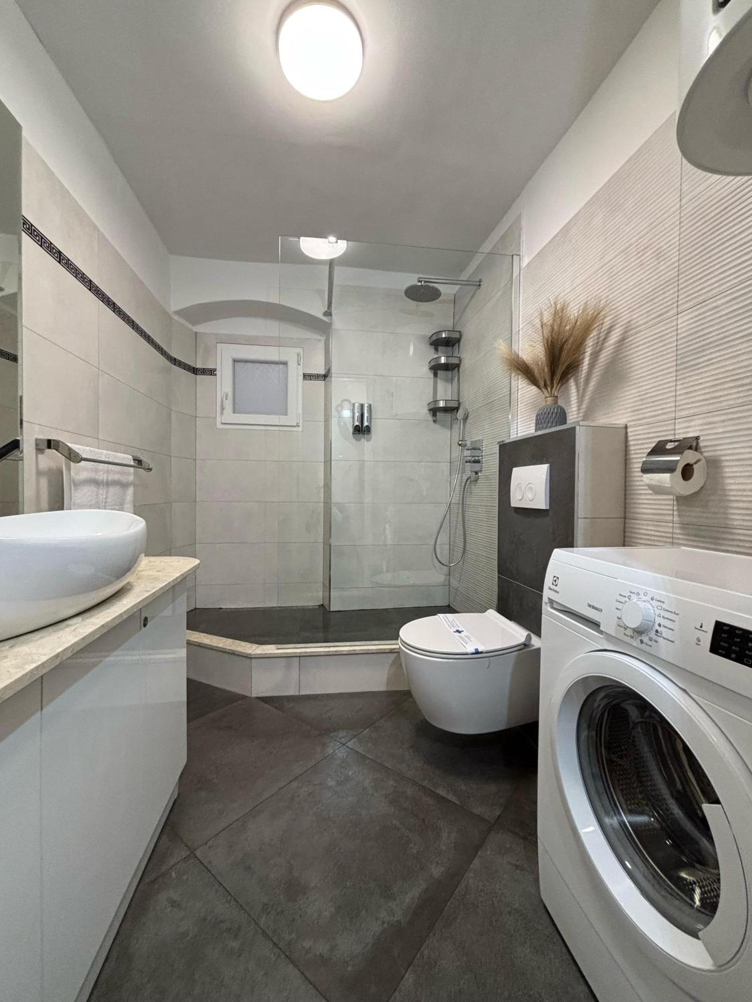 Gostinjska kuća Palace Luxury 4*