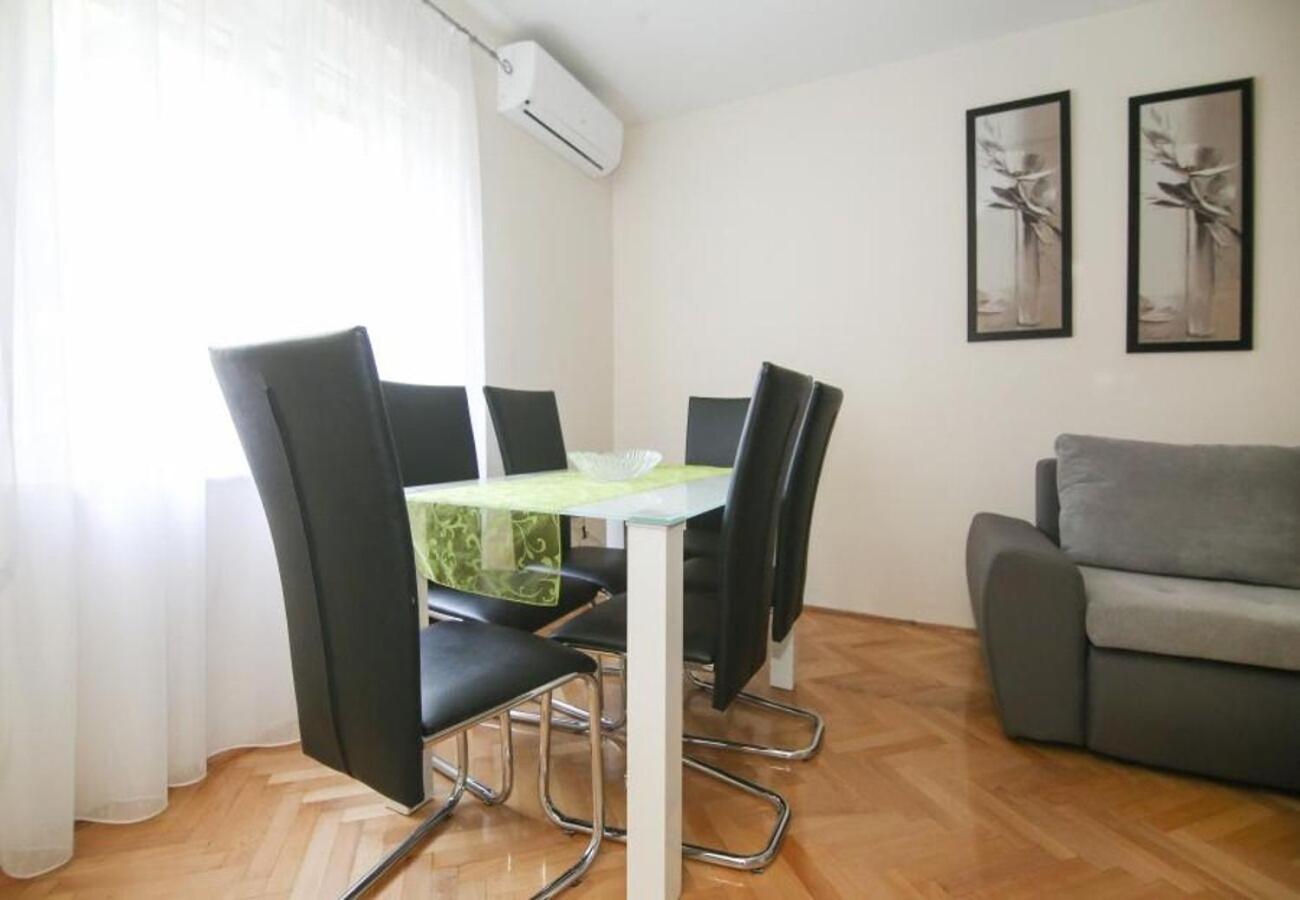 Snjezanal- In The Center Apartment *