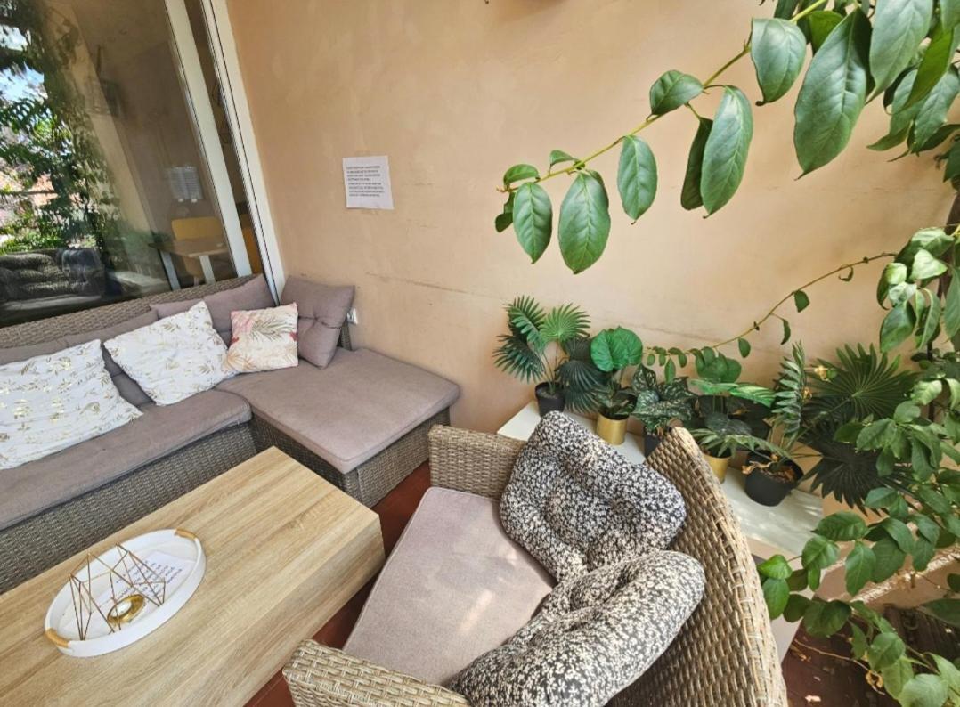 Beautiful Large Apartment, Walk To Beach Appartement Split