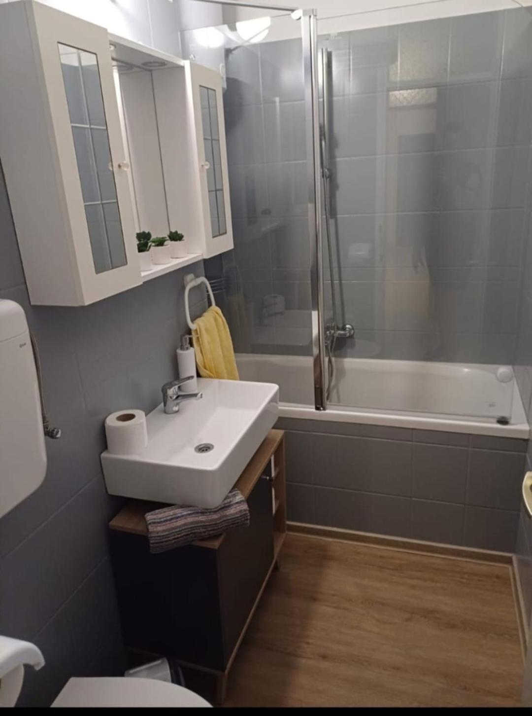Alba Apartment *