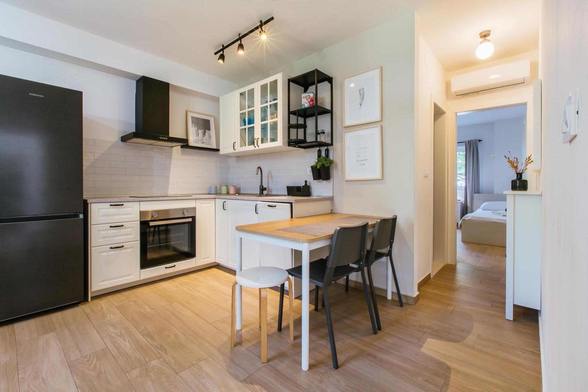 In House With Garden For Children & Private Parking Split