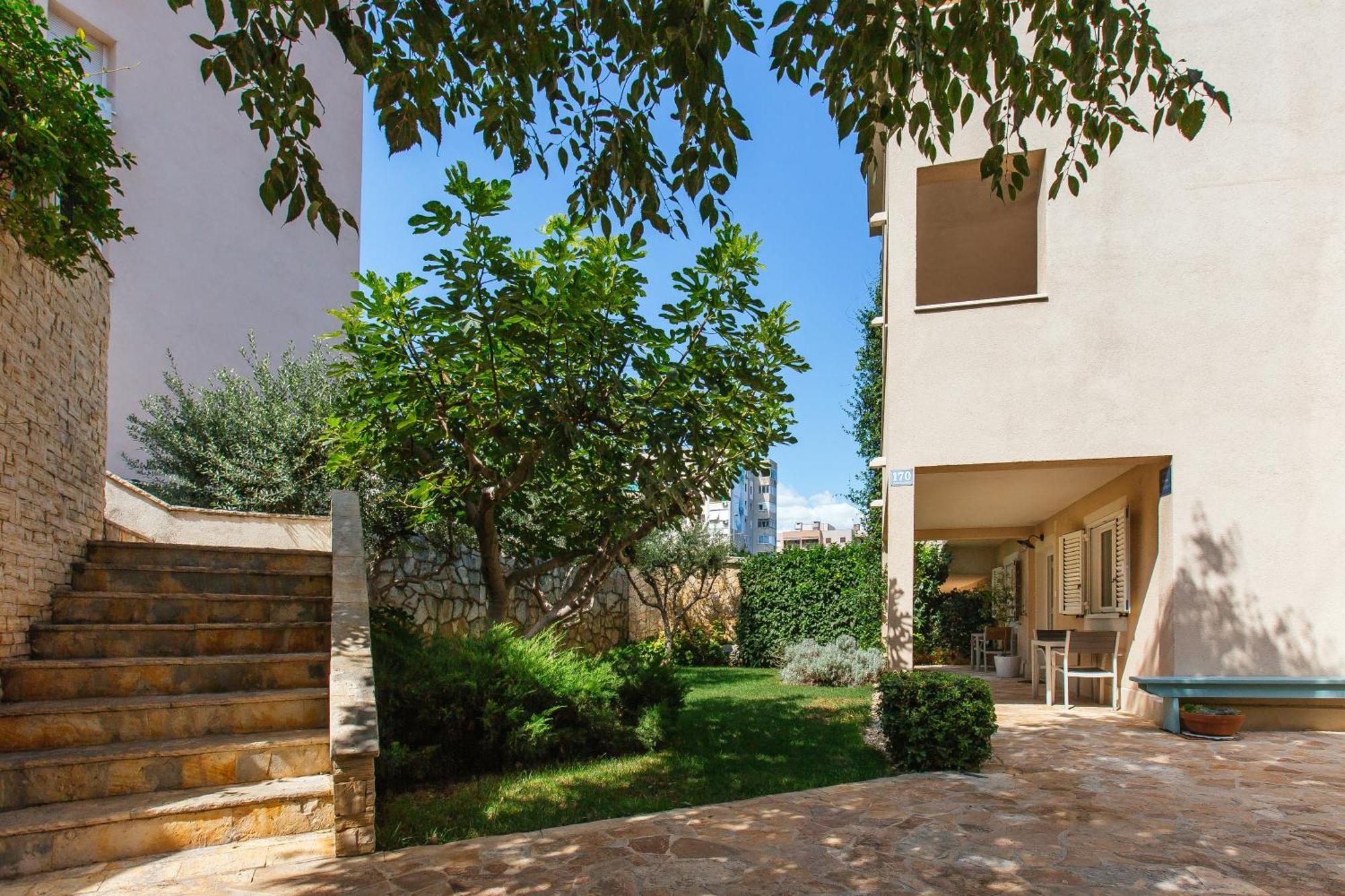 In House With Garden For Children & Private Parking * Split