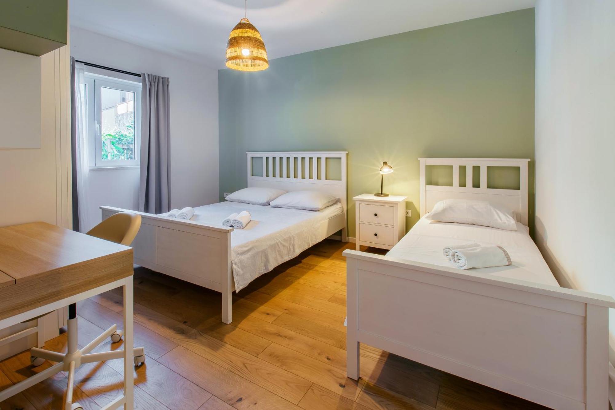 In House With Garden For Children & Private Parking Apartment Split