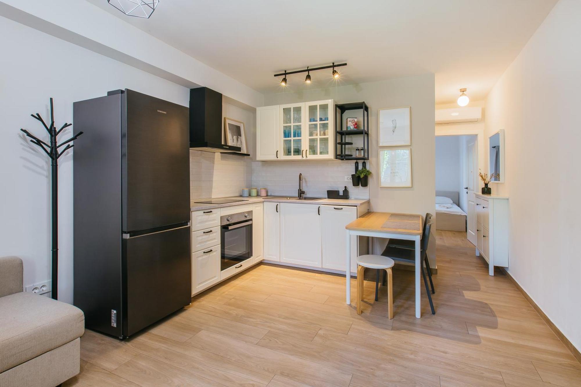 In House With Garden For Children & Private Parking