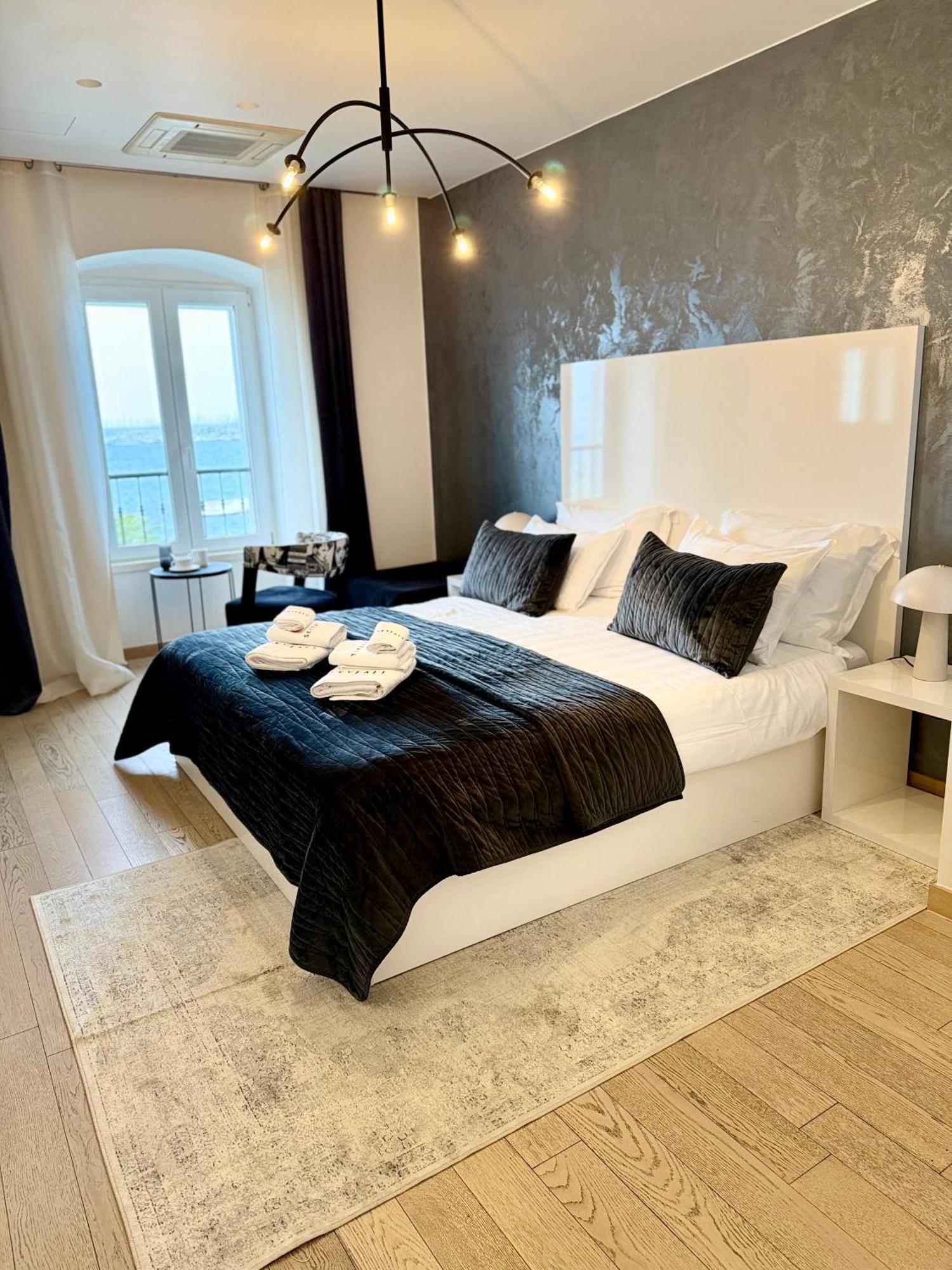 Skyfall Guest house Split