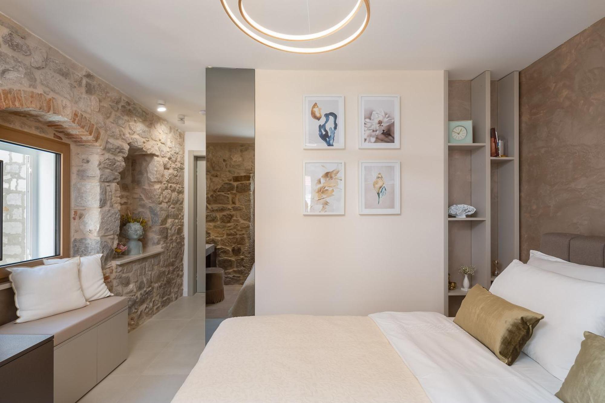Magnolia Luxury Split