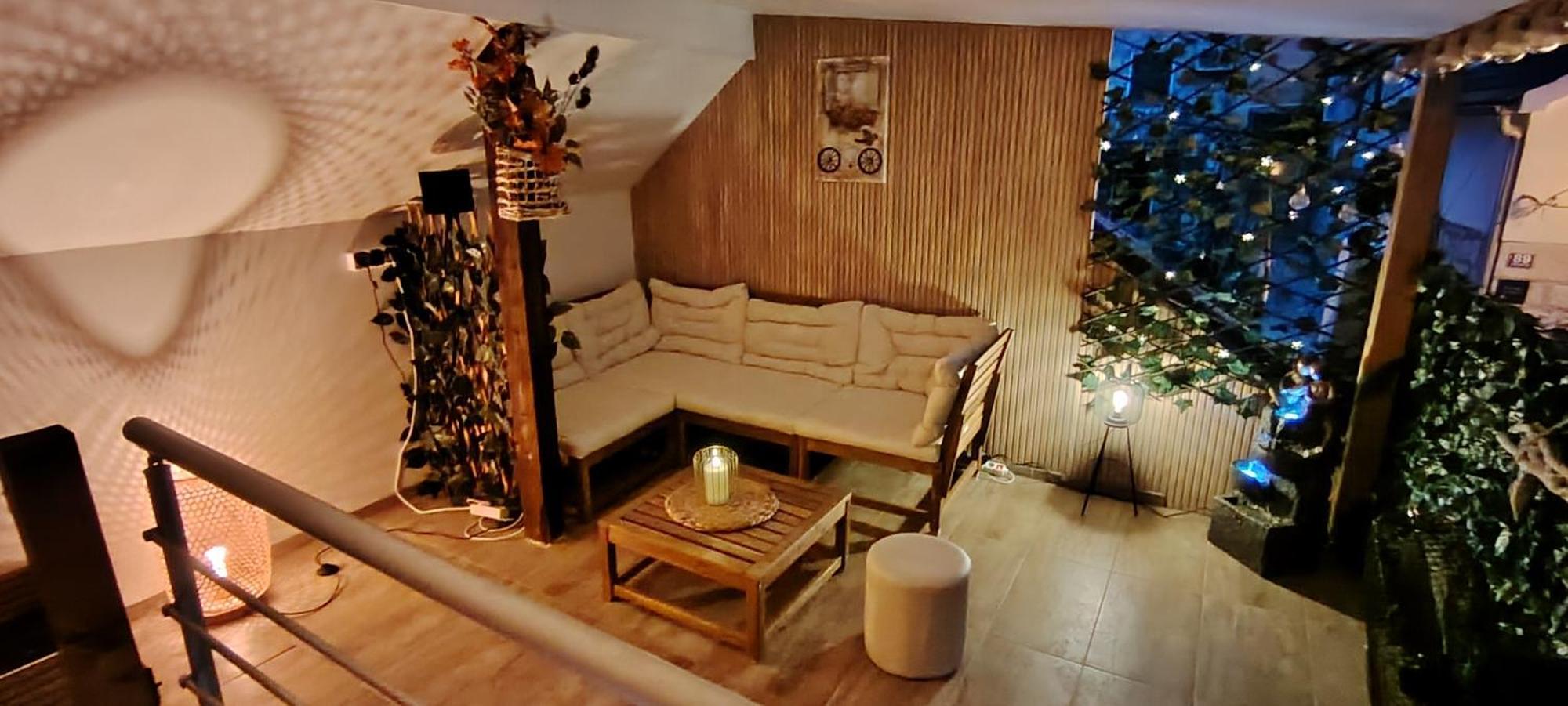 Klarisa Center With Terrace Apartment
