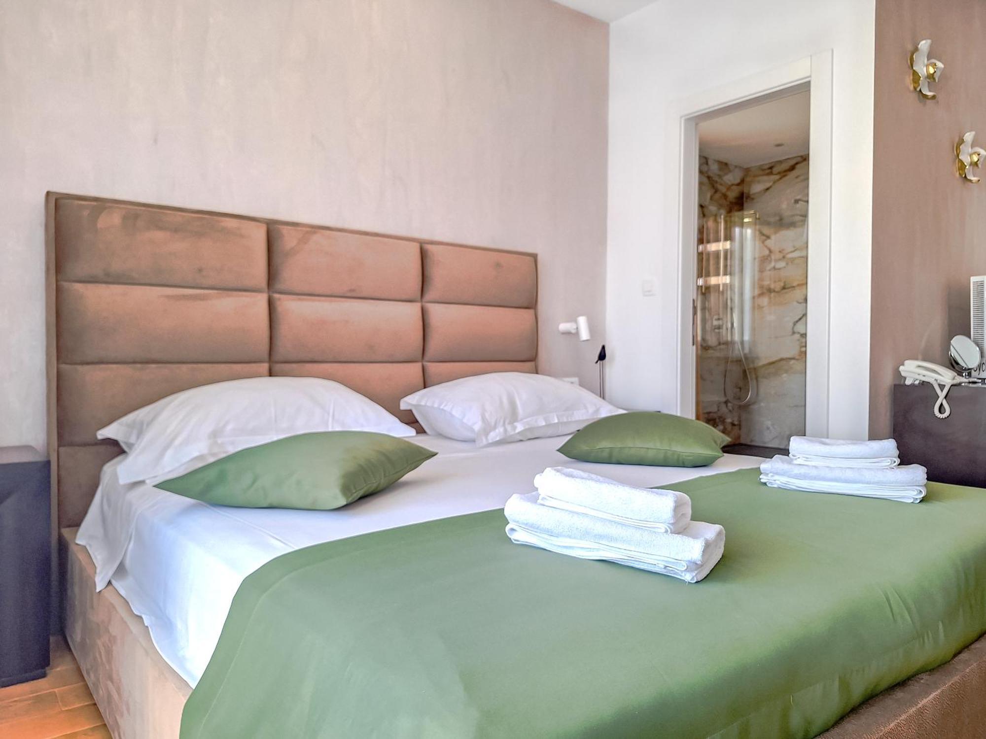 Kasa 1 Bed & Breakfast 4*