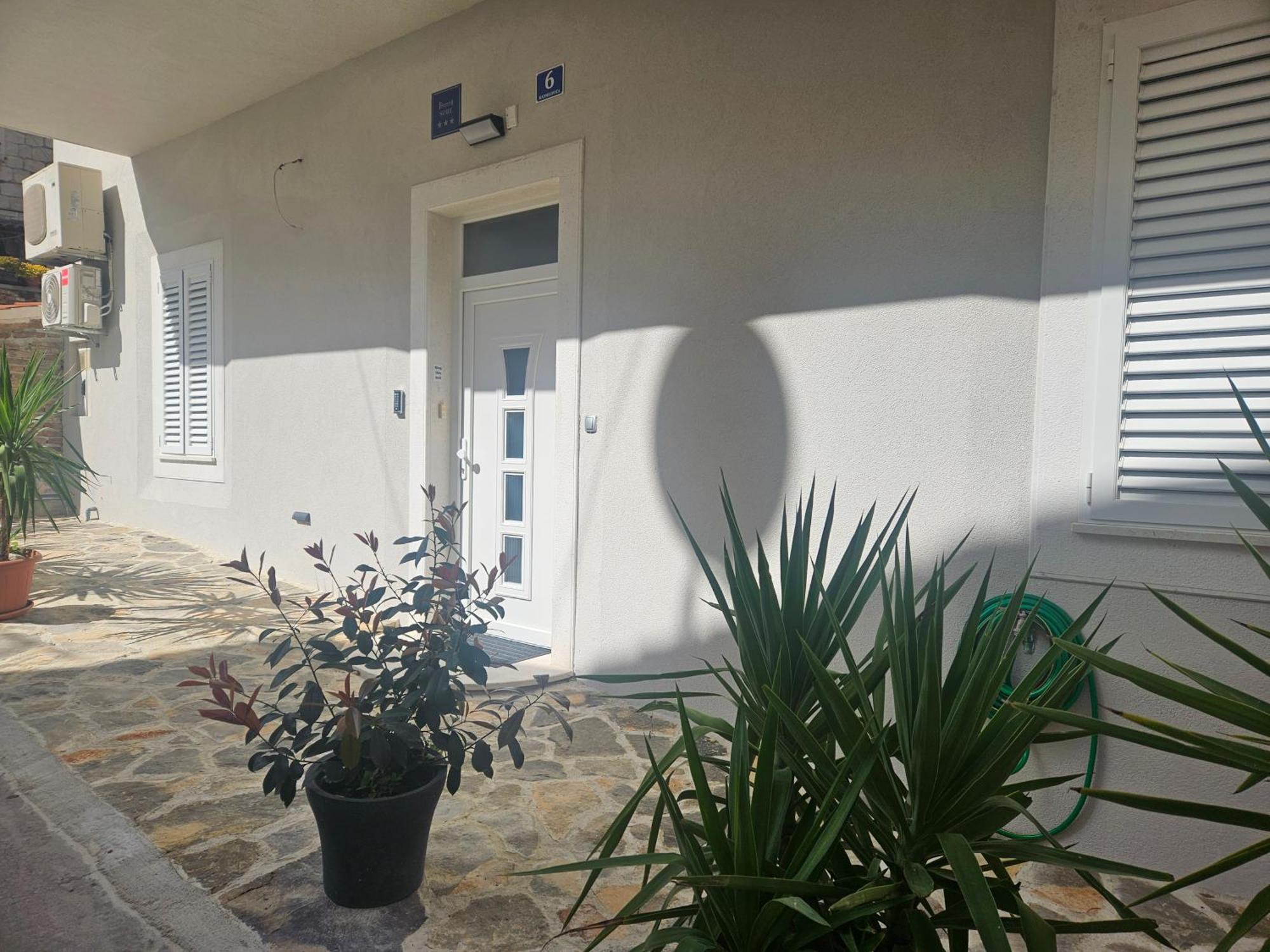 Guest house Varos