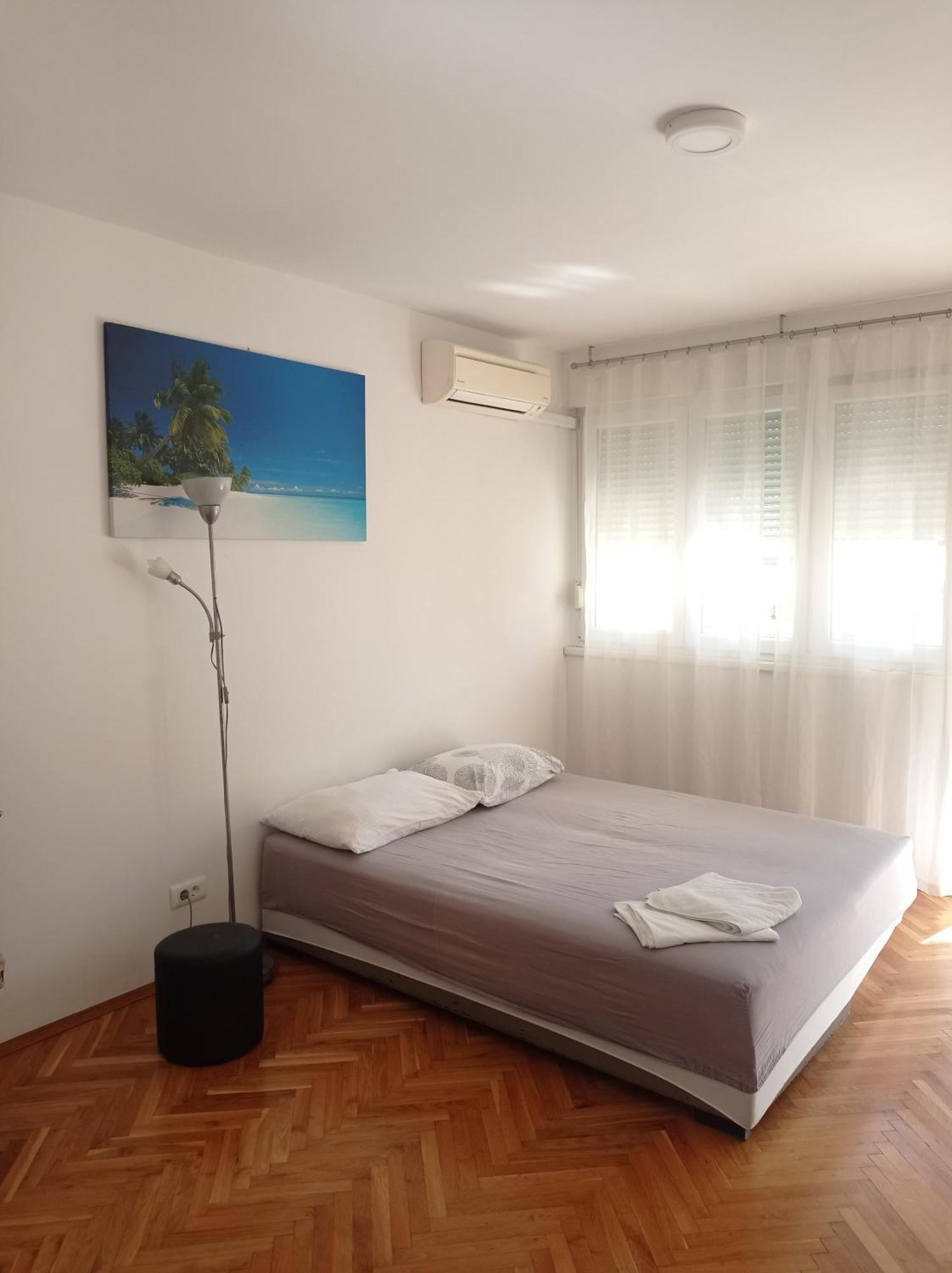 Pretty Big Double Bed With Balcony